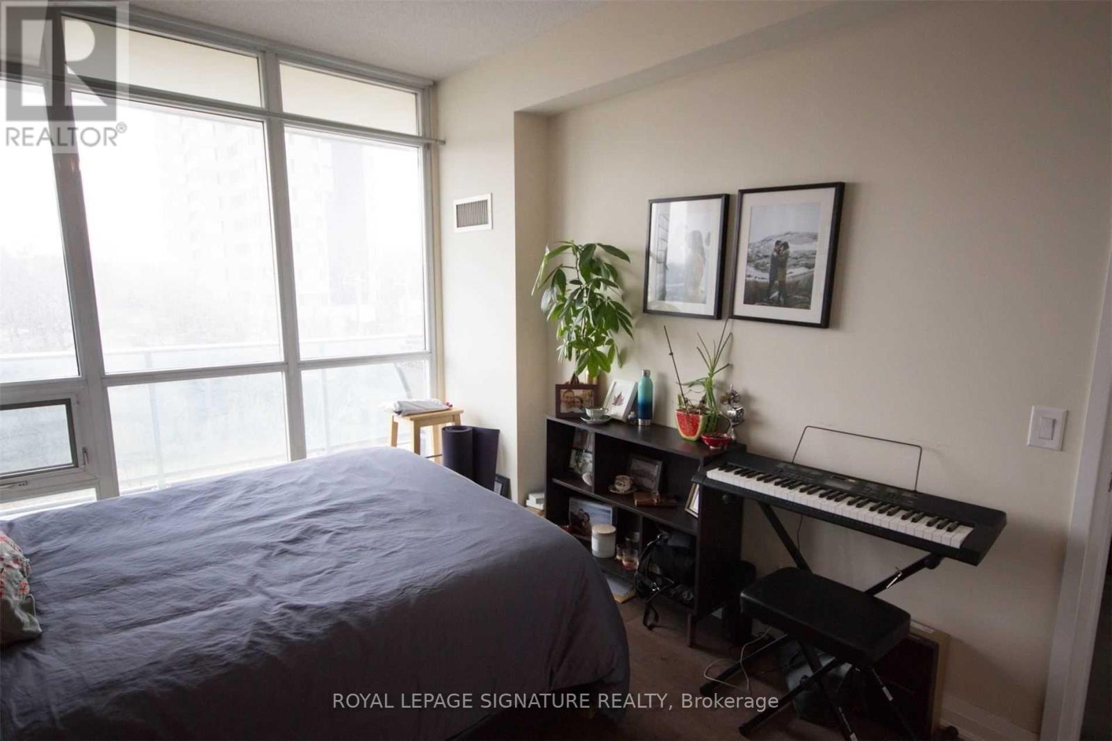 404 - 1055 Southdown Road, Mississauga, Ontario  L5J 0A3 - Photo 8 - W12395509