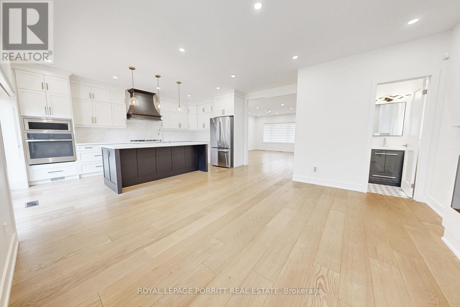 94 Edgecroft Road, Toronto, Ontario  M8Z 2C3 - Photo 17 - W12395534
