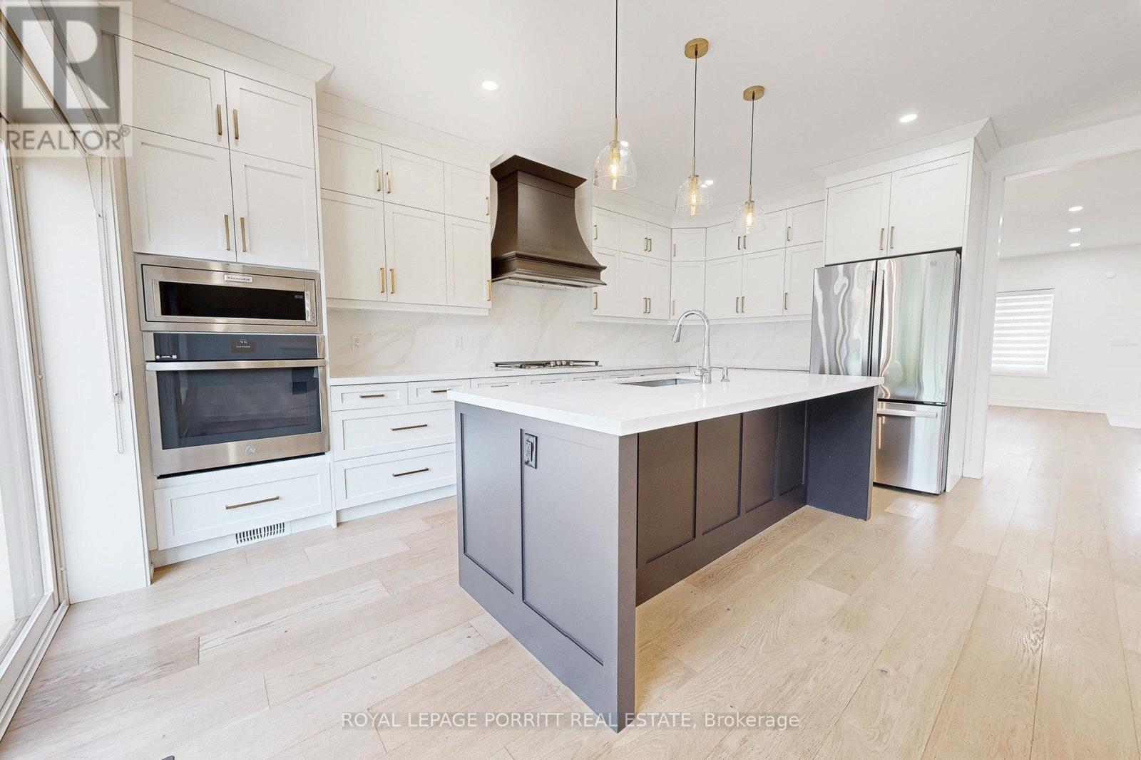 94 Edgecroft Road, Toronto, Ontario  M8Z 2C3 - Photo 18 - W12395534
