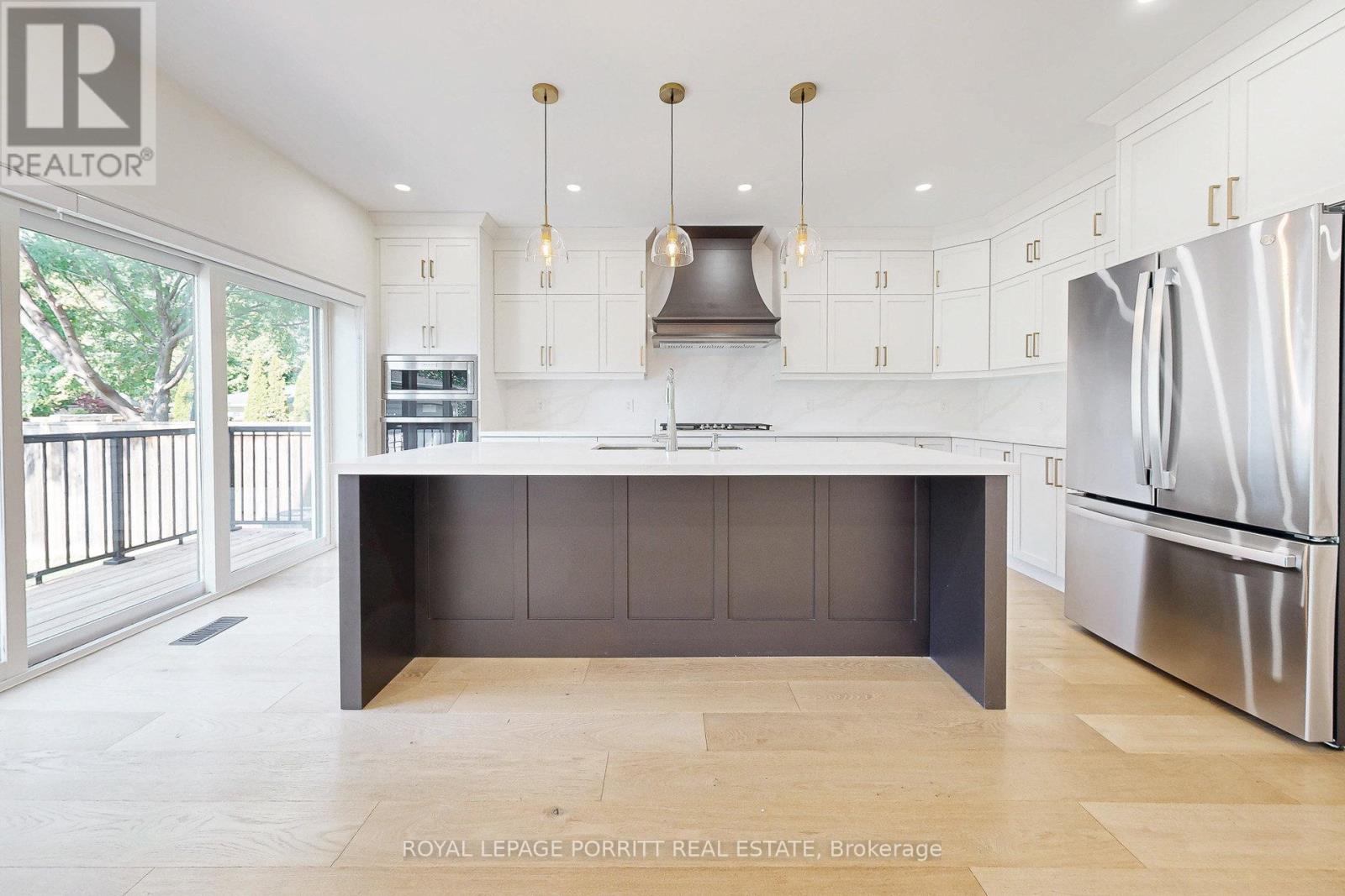 94 Edgecroft Road, Toronto, Ontario  M8Z 2C3 - Photo 19 - W12395534