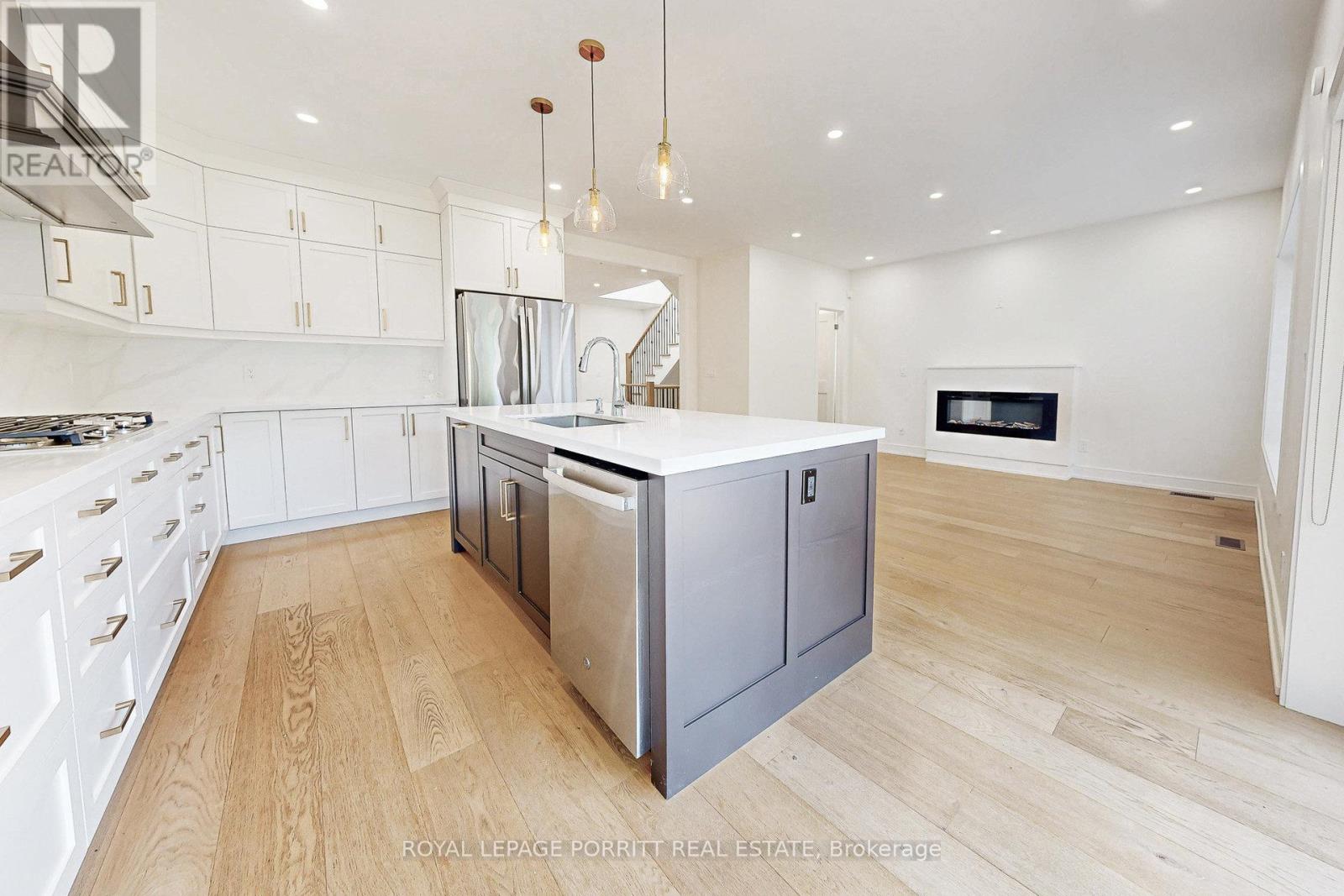 94 Edgecroft Road, Toronto, Ontario  M8Z 2C3 - Photo 20 - W12395534