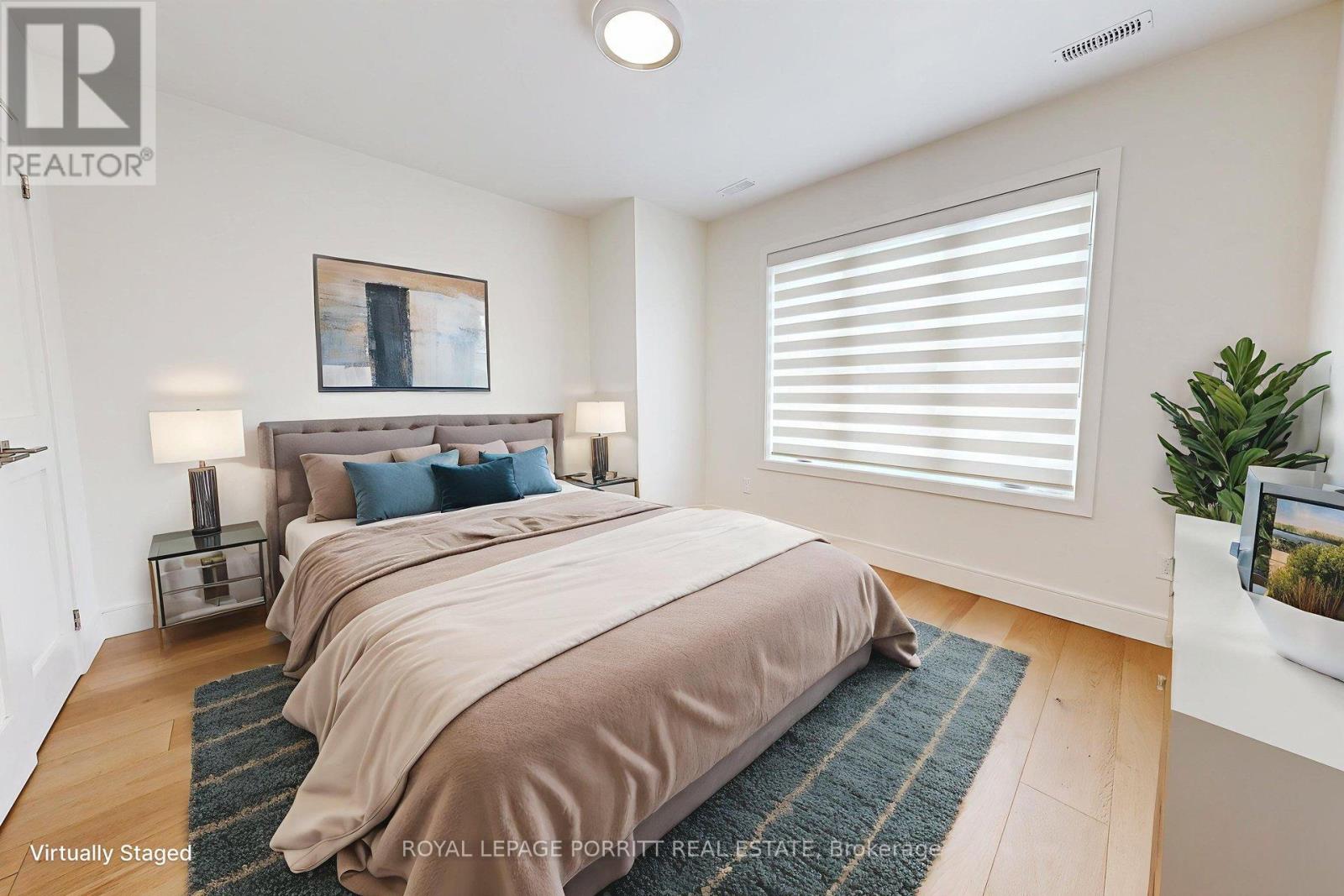 94 Edgecroft Road, Toronto, Ontario  M8Z 2C3 - Photo 7 - W12395534