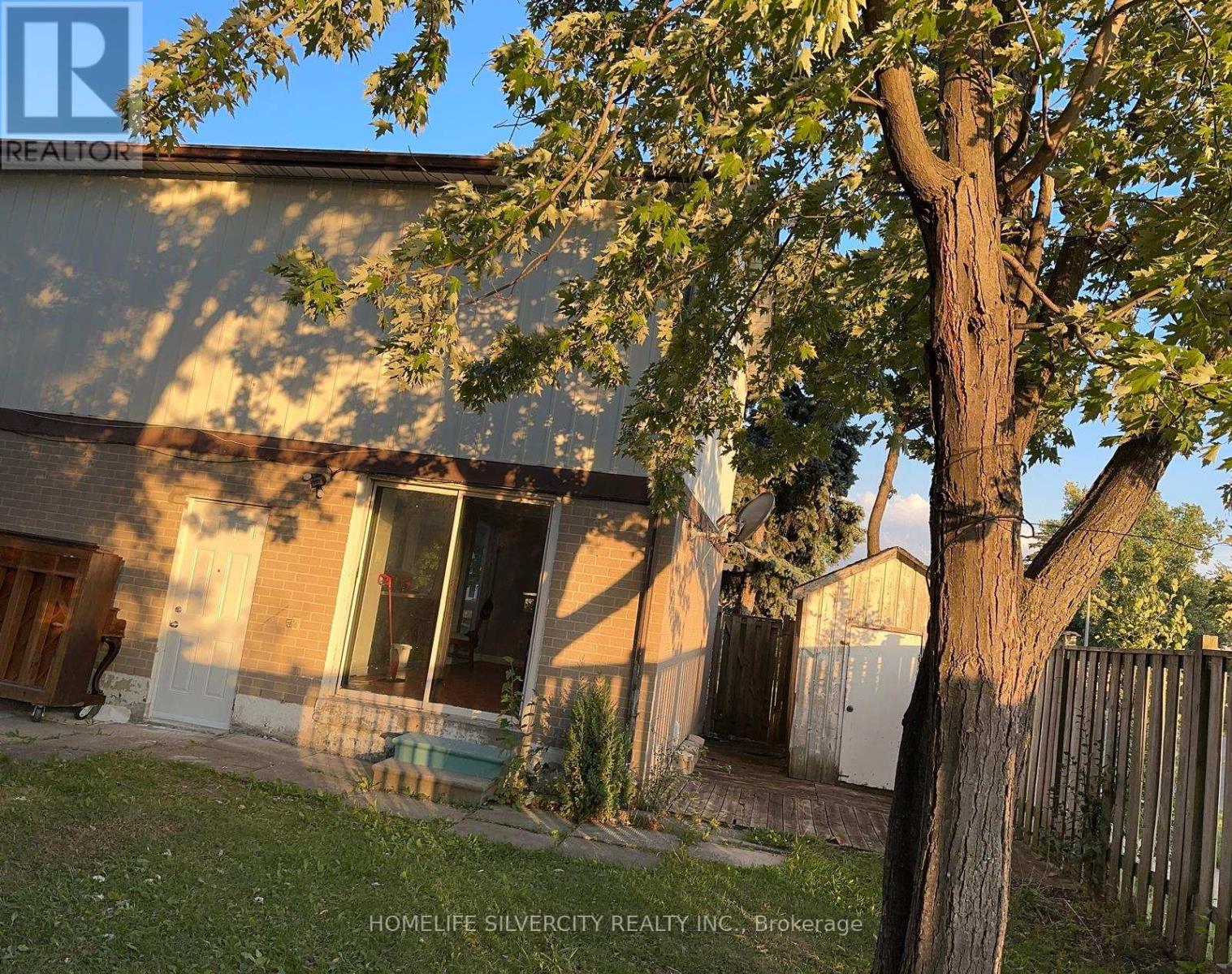 8 Golden Gate Drive, Brampton, Ontario  L6S 2K5 - Photo 14 - W12395538