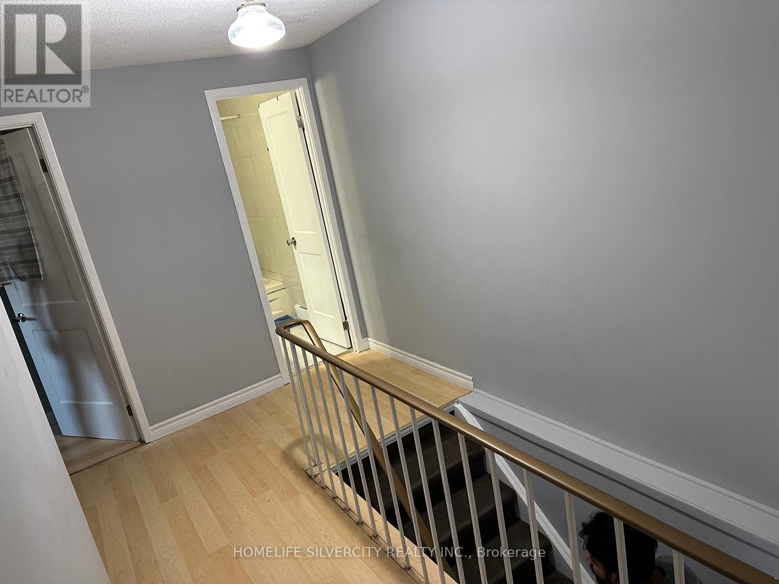 8 Golden Gate Drive, Brampton, Ontario  L6S 2K5 - Photo 28 - W12395538