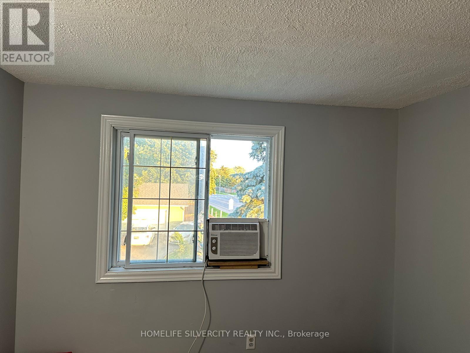 8 Golden Gate Drive, Brampton, Ontario  L6S 2K5 - Photo 29 - W12395538