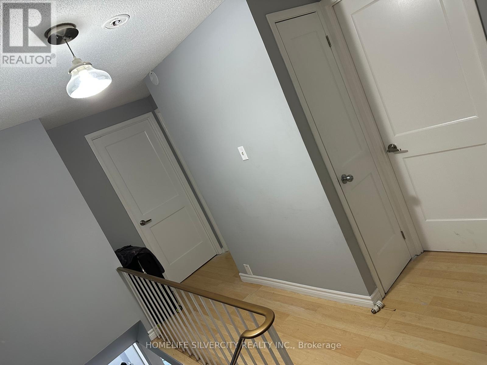 8 Golden Gate Drive, Brampton, Ontario  L6S 2K5 - Photo 33 - W12395538