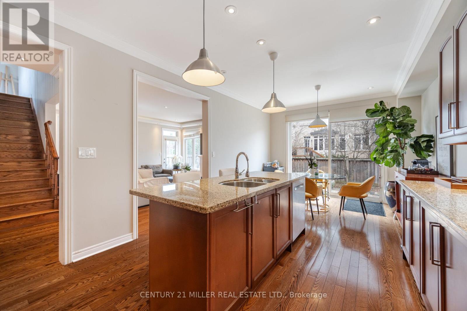 2098 Wildfel Way, Oakville, Ontario  L6M 0E2 - Photo 4 - W12395574