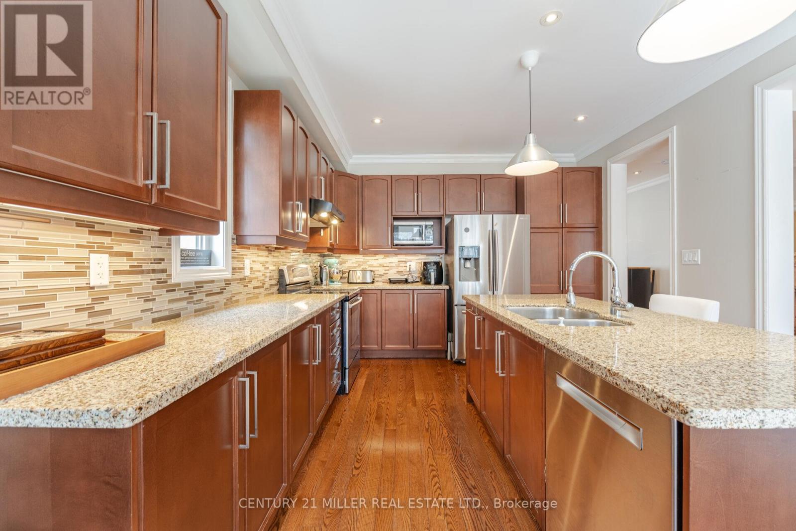 2098 Wildfel Way, Oakville, Ontario  L6M 0E2 - Photo 6 - W12395574