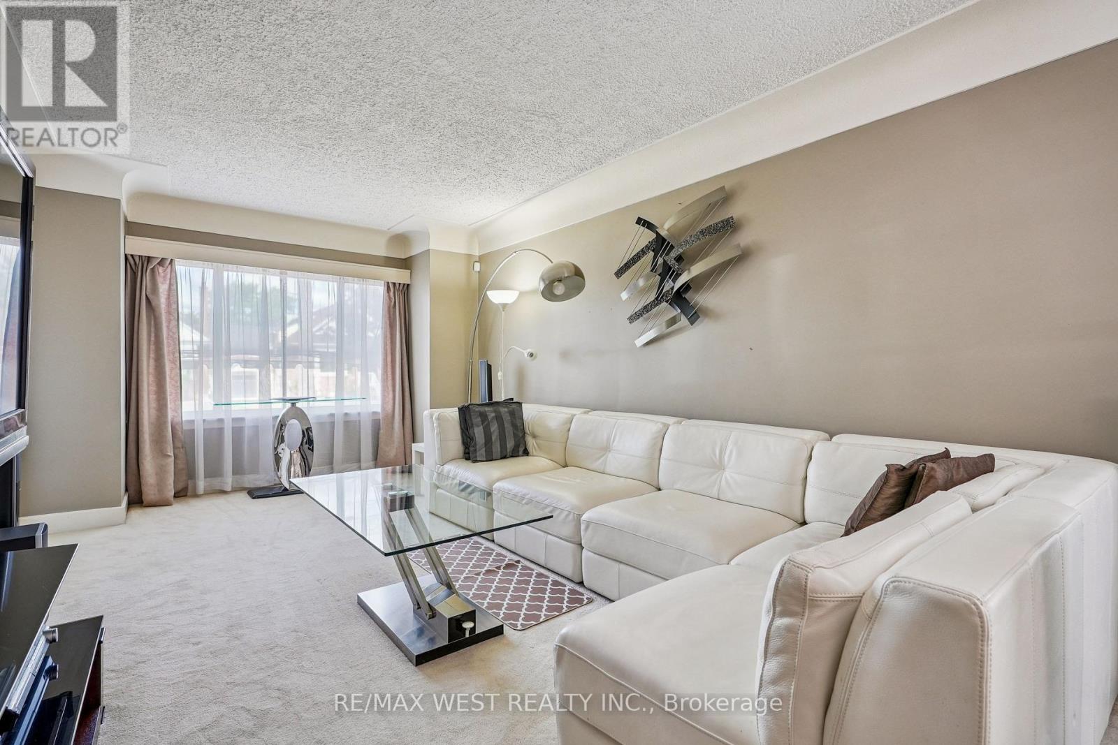 57 East 36th Street, Hamilton, Ontario  L8V 3Y8 - Photo 3 - X12395441
