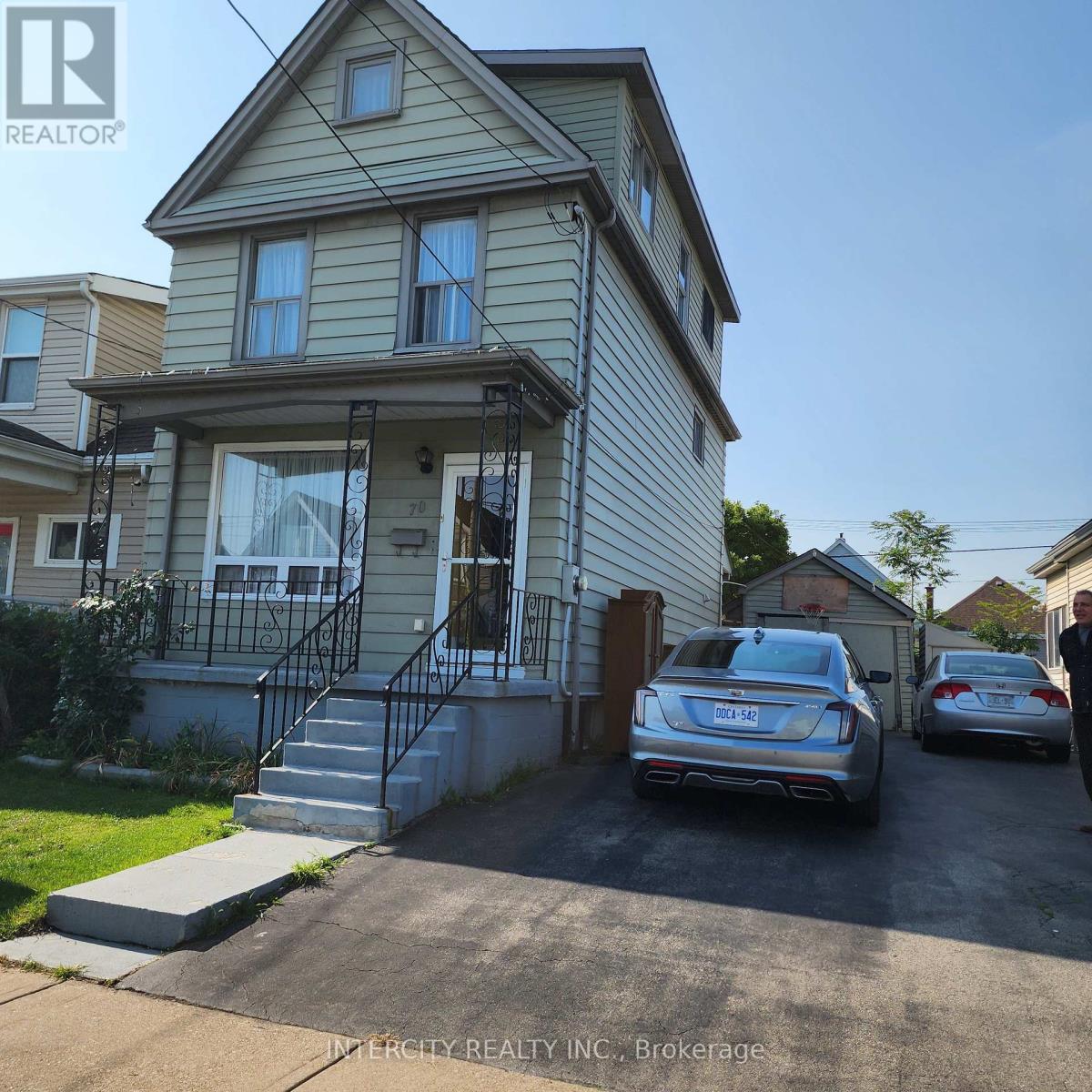 Property at 70 MAYFLOWER AVENUE image 2