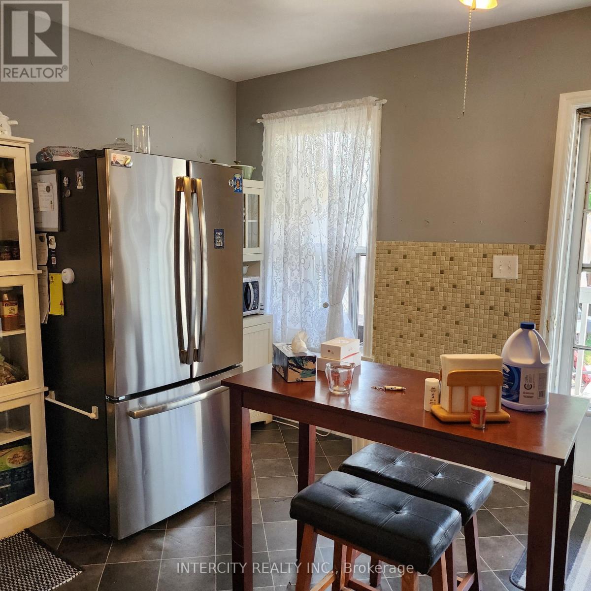 70 Mayflower Avenue, Hamilton, Ontario  L8L 2K4 - Photo 8 - X12395467