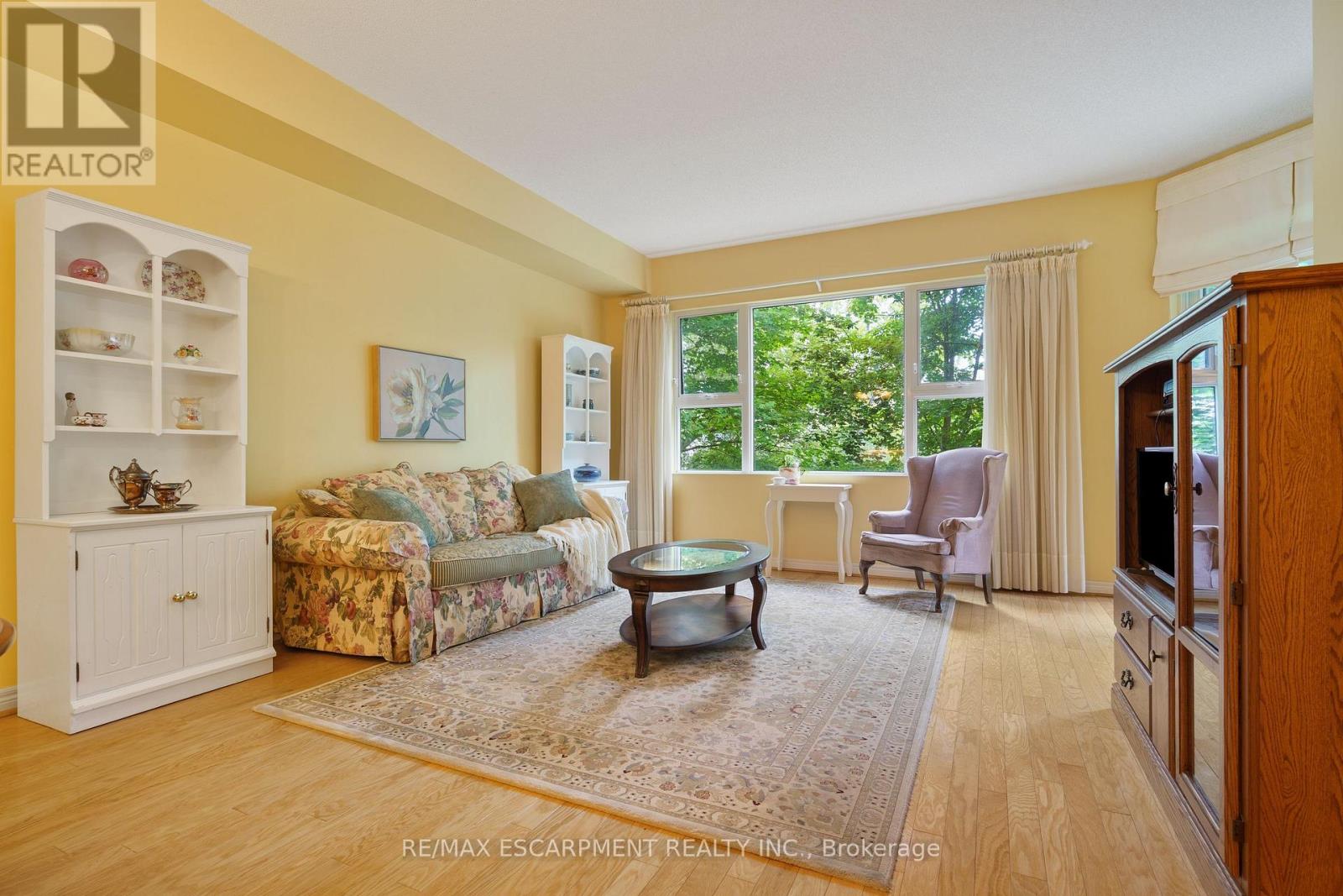 102 - 77 Governors Road, Hamilton, Ontario  L9H 7N8 - Photo 10 - X12395507
