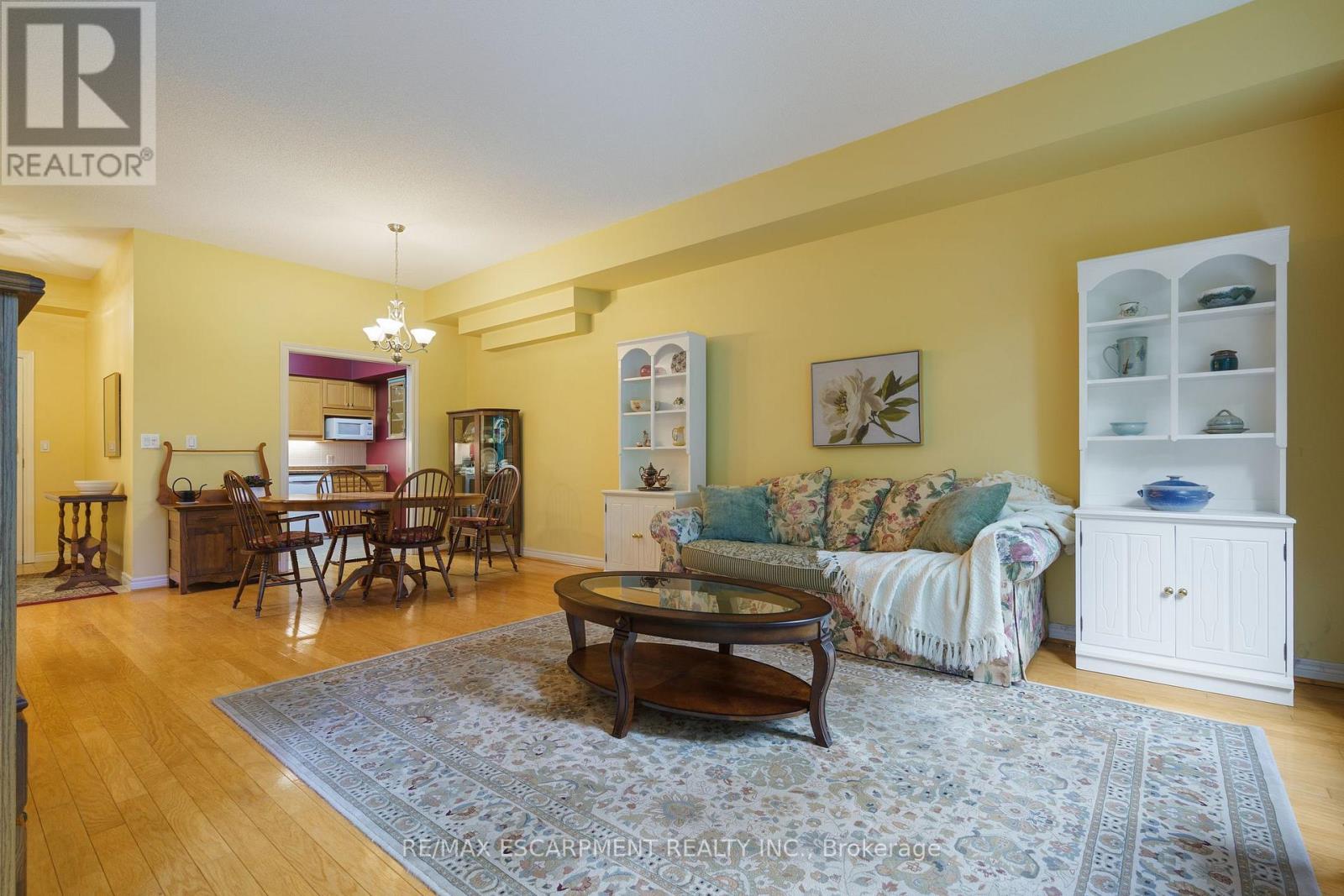 102 - 77 Governors Road, Hamilton, Ontario  L9H 7N8 - Photo 11 - X12395507