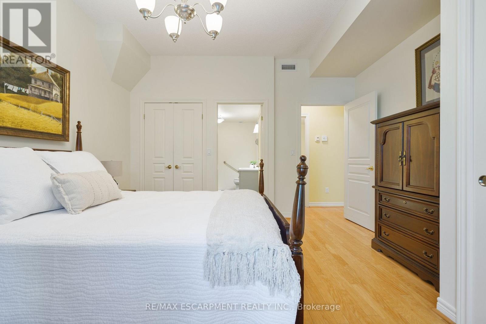 102 - 77 Governors Road, Hamilton, Ontario  L9H 7N8 - Photo 26 - X12395507