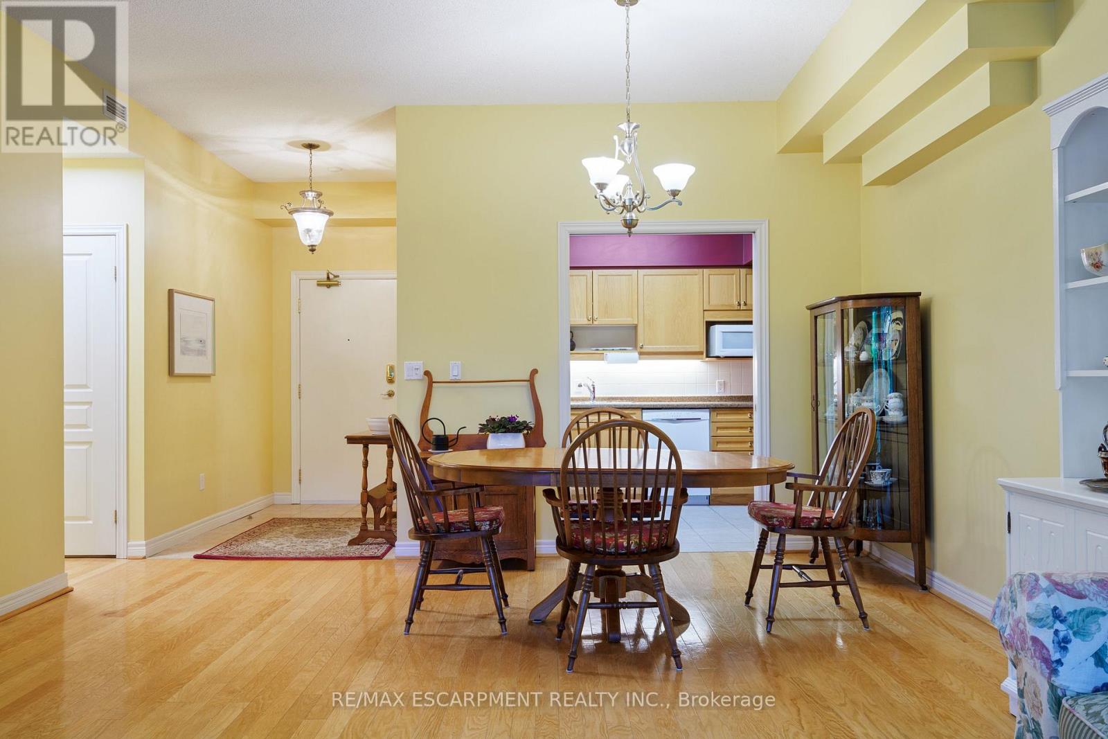 102 - 77 Governors Road, Hamilton, Ontario  L9H 7N8 - Photo 5 - X12395507