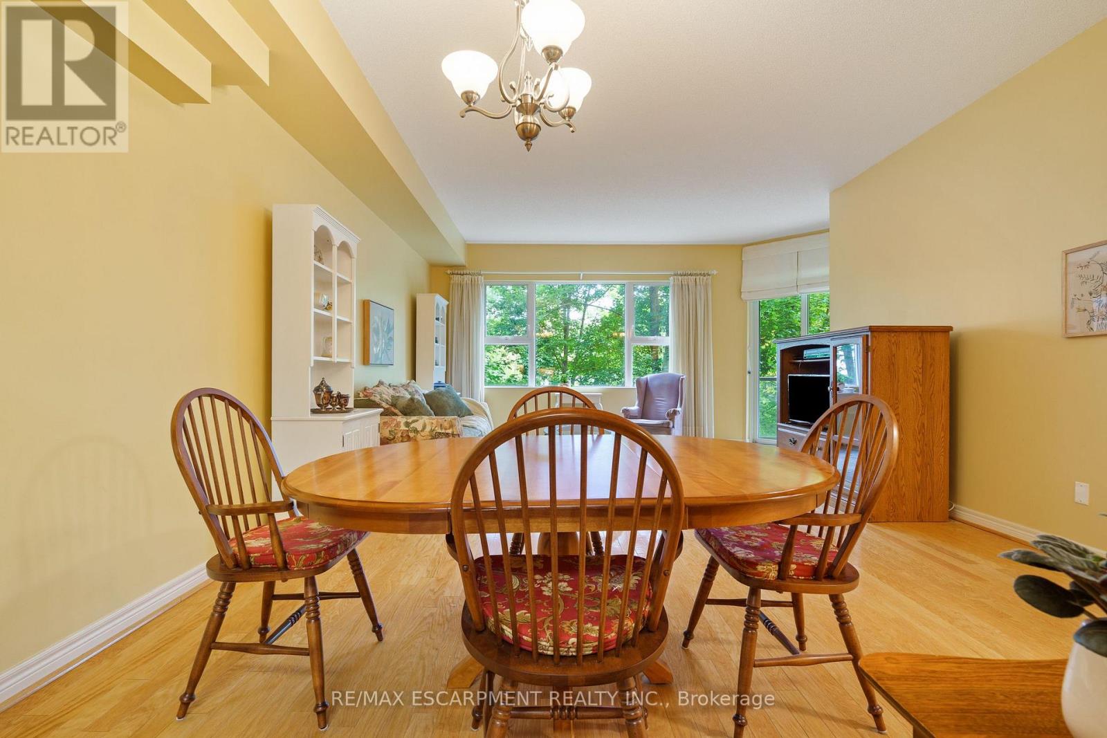 102 - 77 Governors Road, Hamilton, Ontario  L9H 7N8 - Photo 6 - X12395507