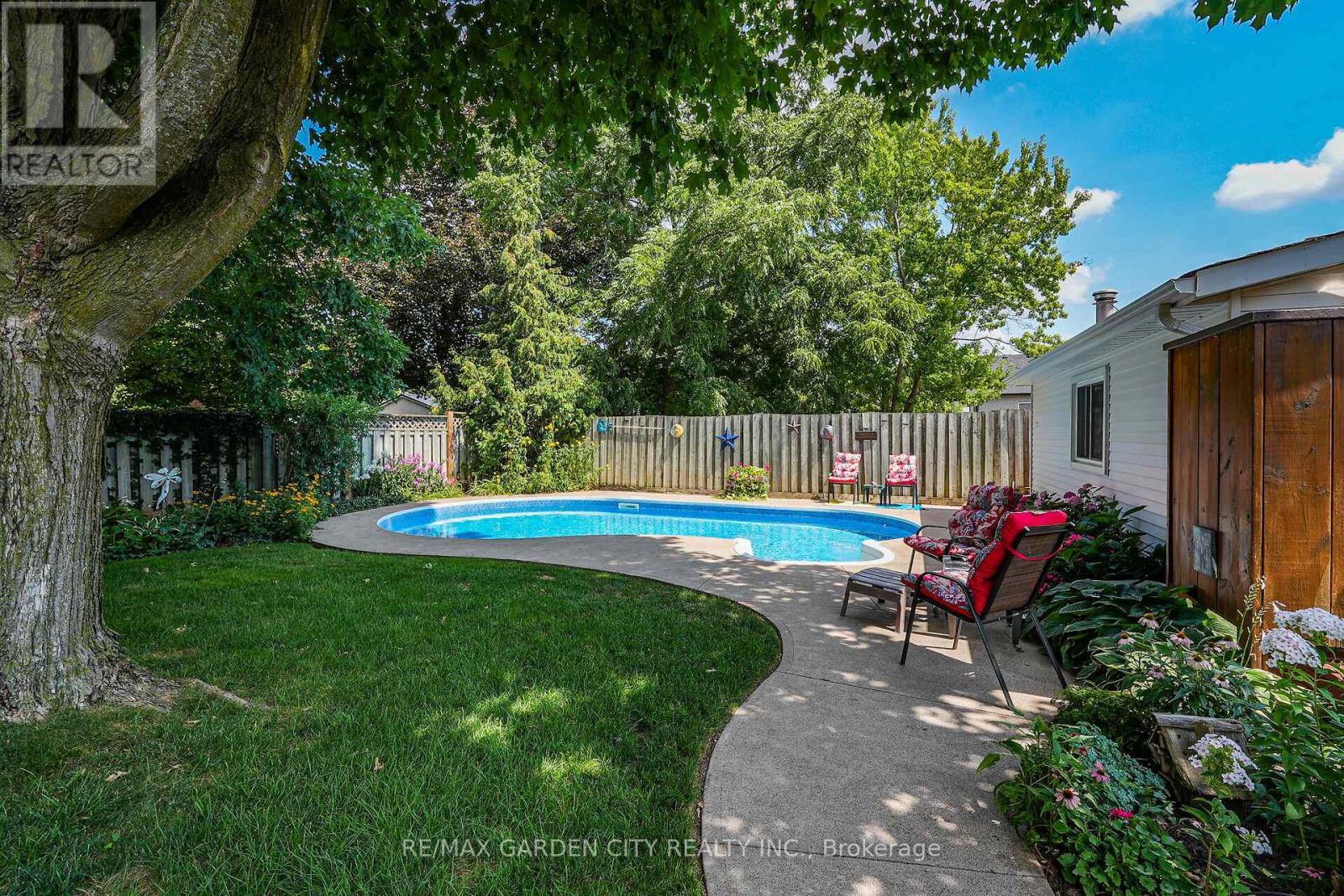 110 Livingston Avenue, Grimsby (Grimsby West), Ontario  L3M 1L6 - Photo 27 - X12395524