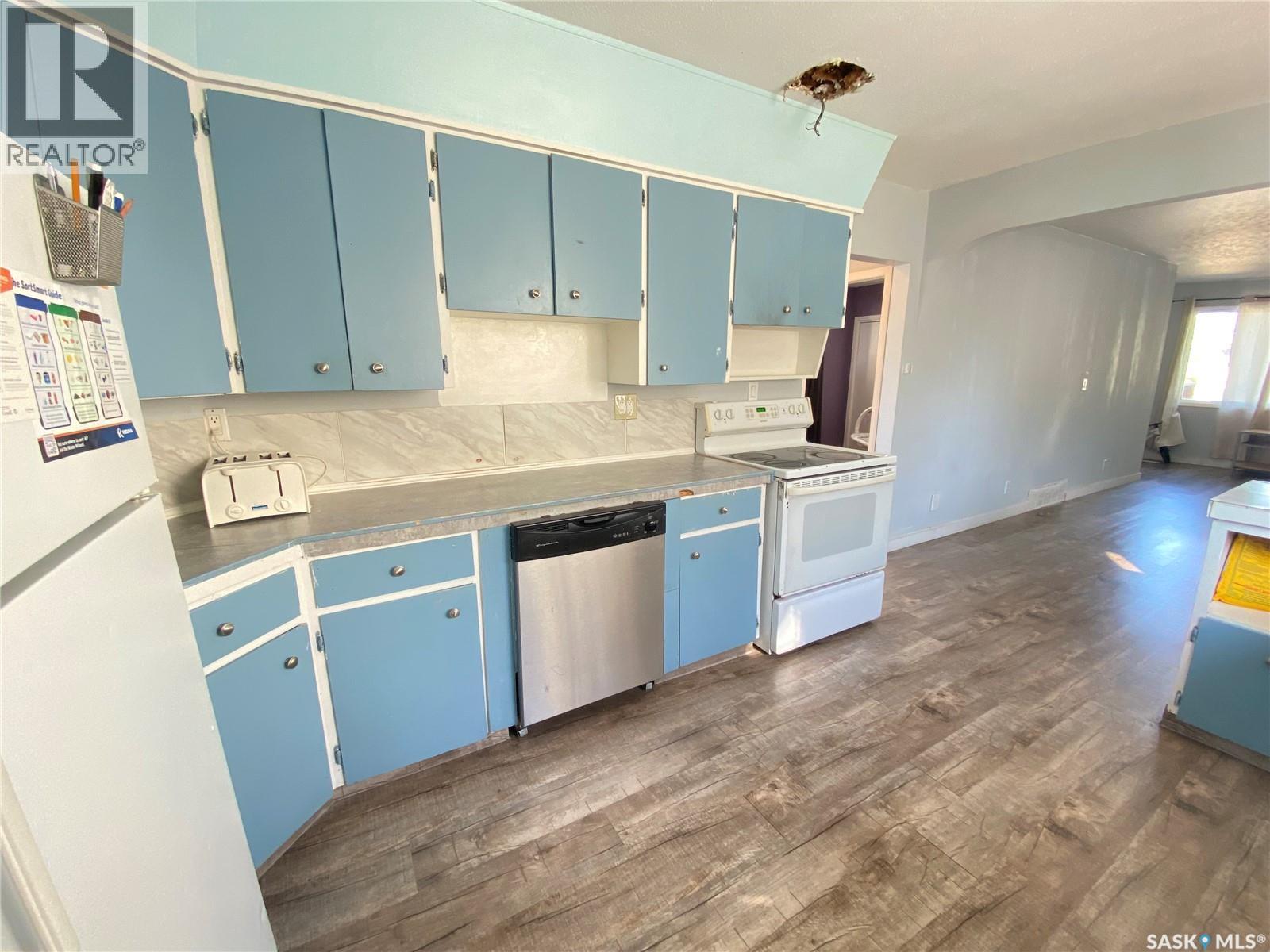 748 Rae Street, Regina, Saskatchewan  S4T 2A9 - Photo 3 - SK018039