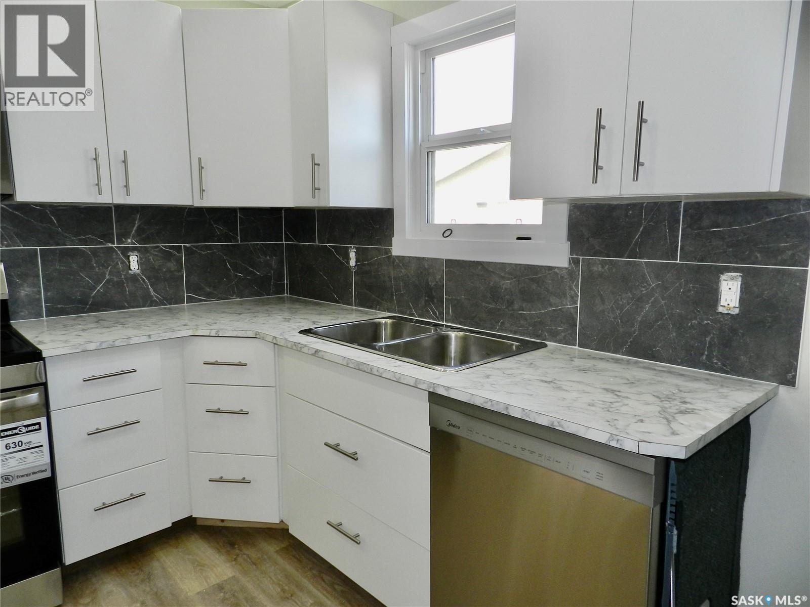 1346 Connaught Avenue, Moose Jaw, Saskatchewan  S6H 4B8 - Photo 10 - SK018035