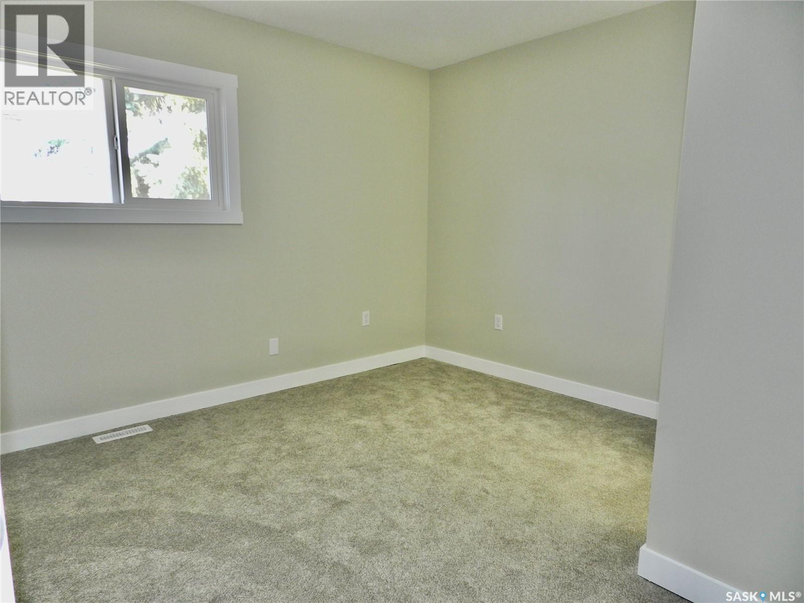 1346 Connaught Avenue, Moose Jaw, Saskatchewan  S6H 4B8 - Photo 12 - SK018035