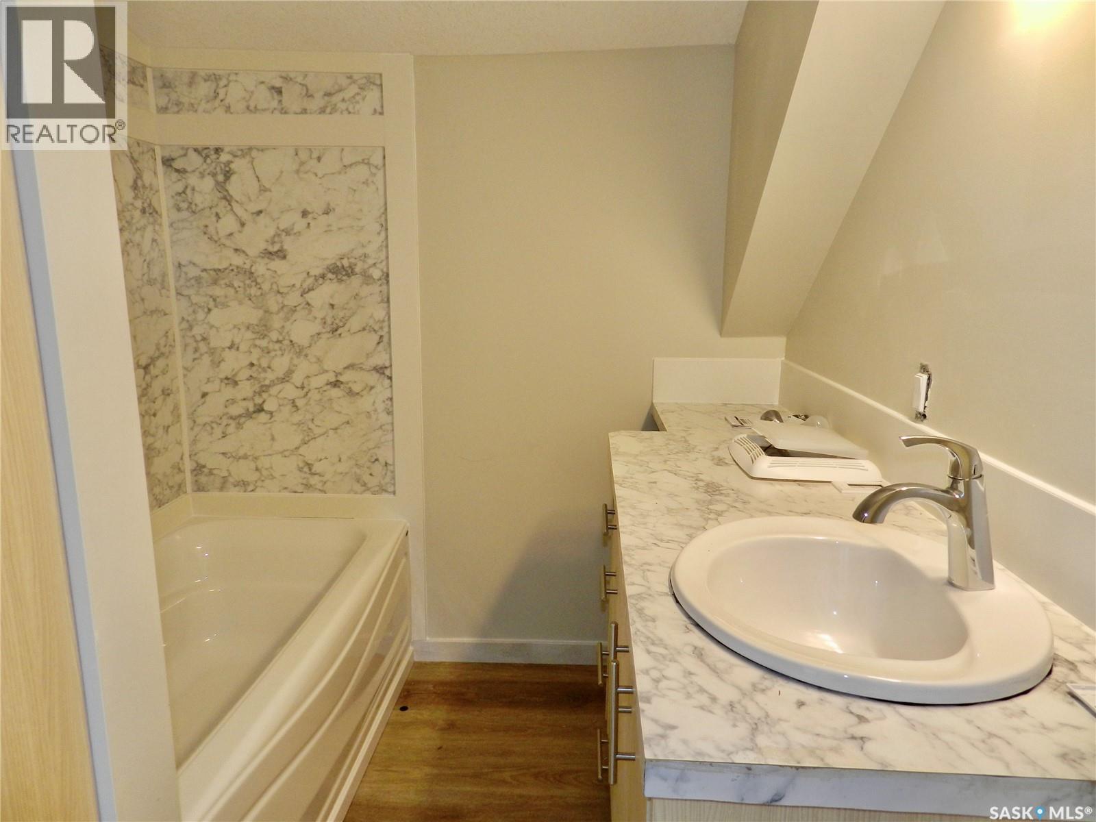 1346 Connaught Avenue, Moose Jaw, Saskatchewan  S6H 4B8 - Photo 21 - SK018035