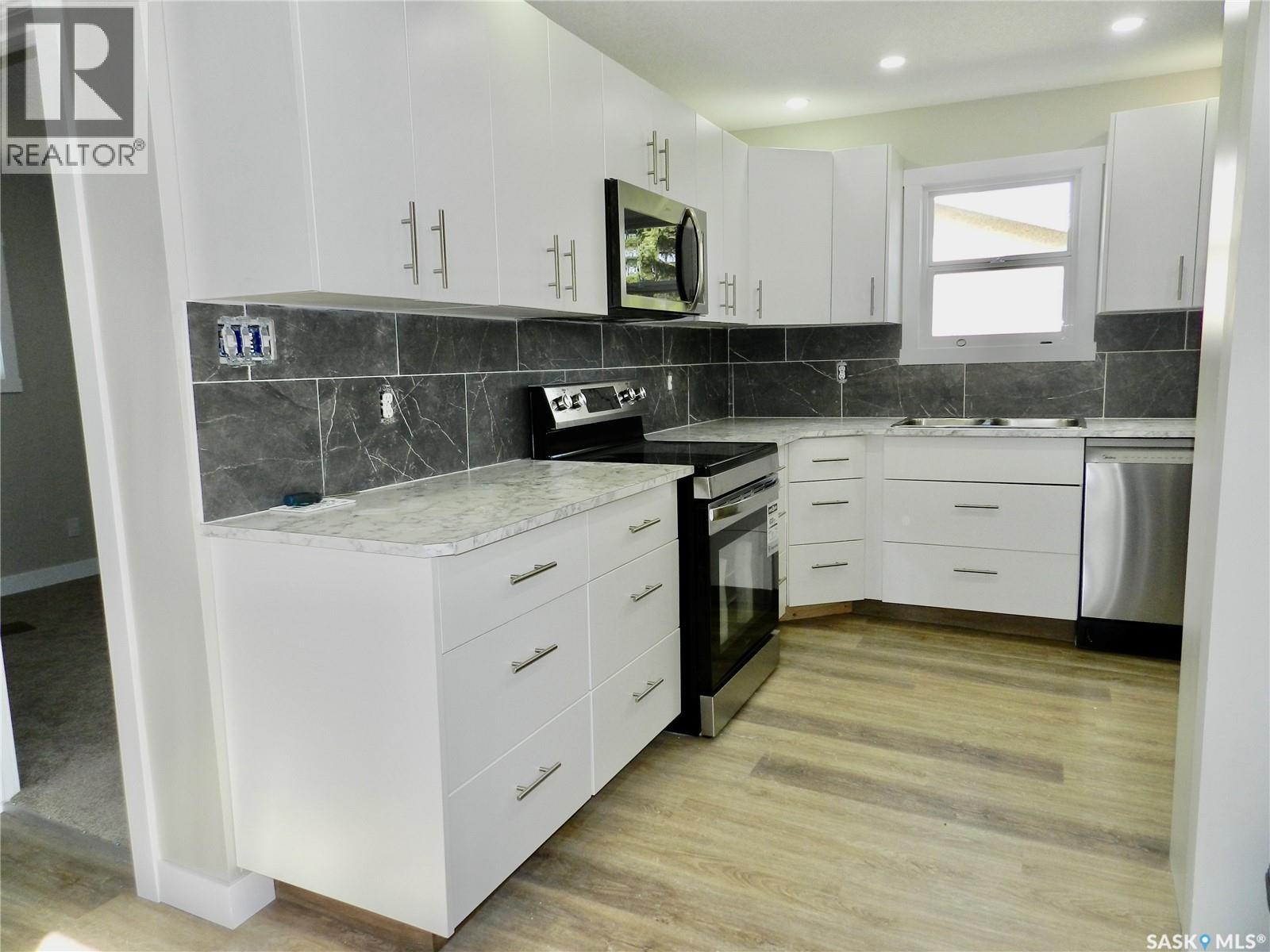 1346 Connaught Avenue, Moose Jaw, Saskatchewan  S6H 4B8 - Photo 7 - SK018035