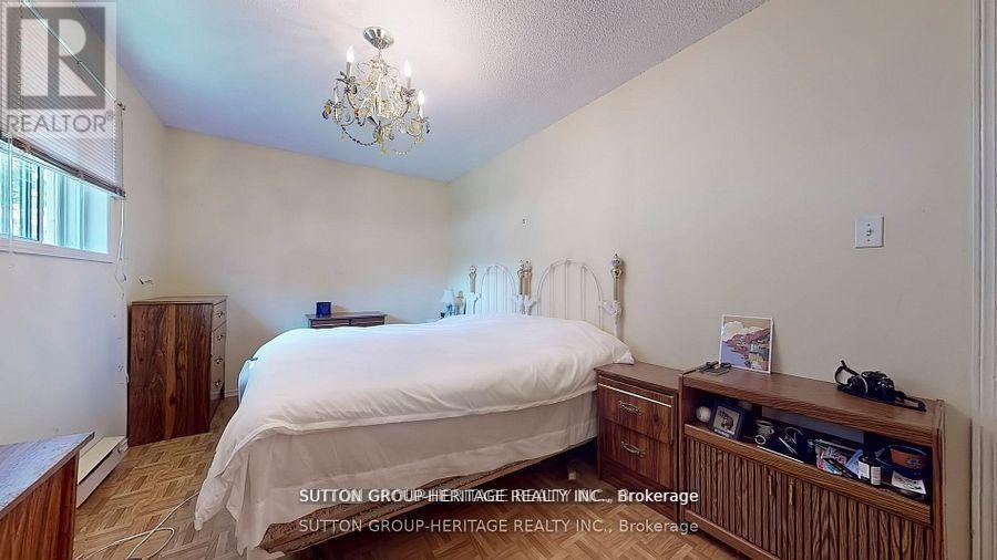 29 Lake Avenue, Ramara, Ontario  L0K 1B0 - Photo 12 - S12393848