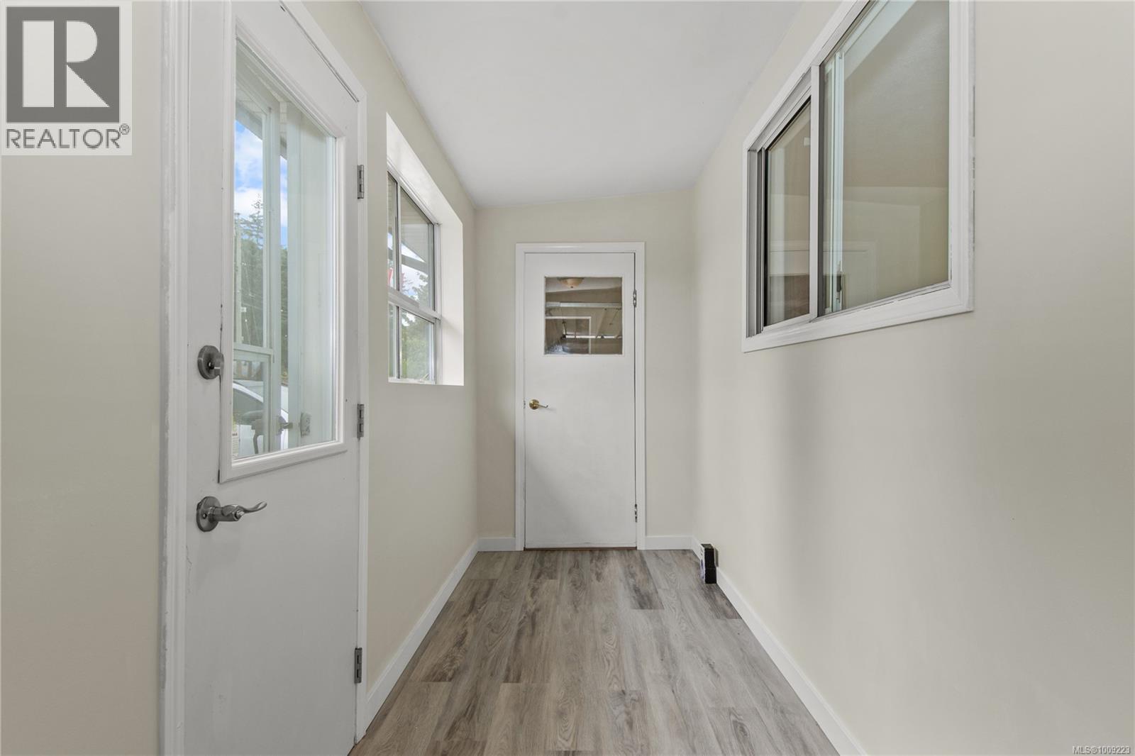 3754 Island Hwy S, Campbell River, British Columbia  V9W 1M3 - Photo 11 - 1009223