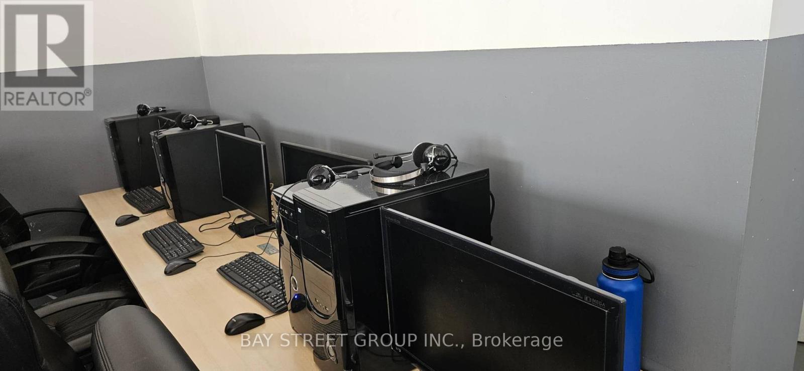 2 - 1448 Lawrence Avenue E, Toronto, Ontario  M4A 2V6 - Photo 2 - C12395599