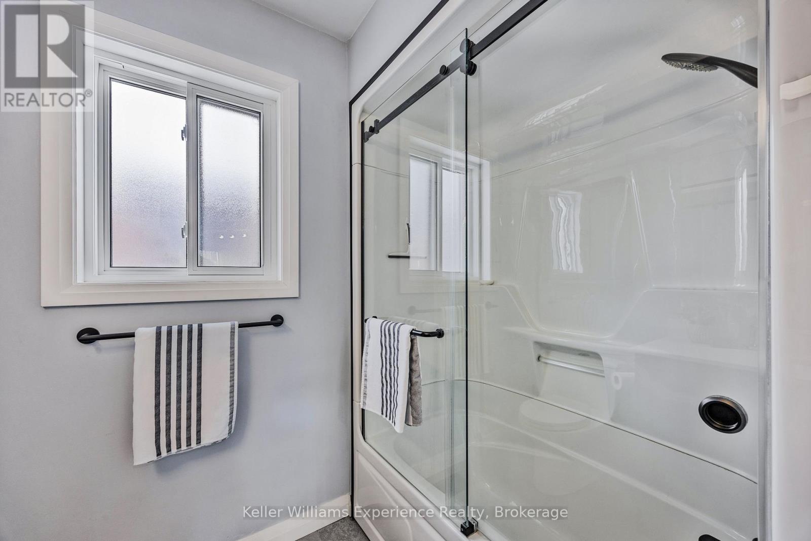 66 Coleman Drive, Barrie (Edgehill Drive), Ontario  L4N 0N9 - Photo 17 - S12395683