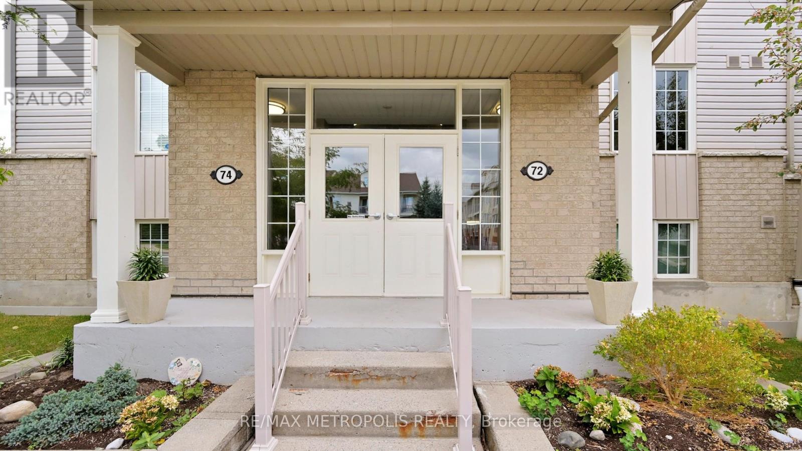 3 - 72 Petra Way, Whitby (Pringle Creek), Ontario  L1R 0A3 - Photo 2 - E12395640