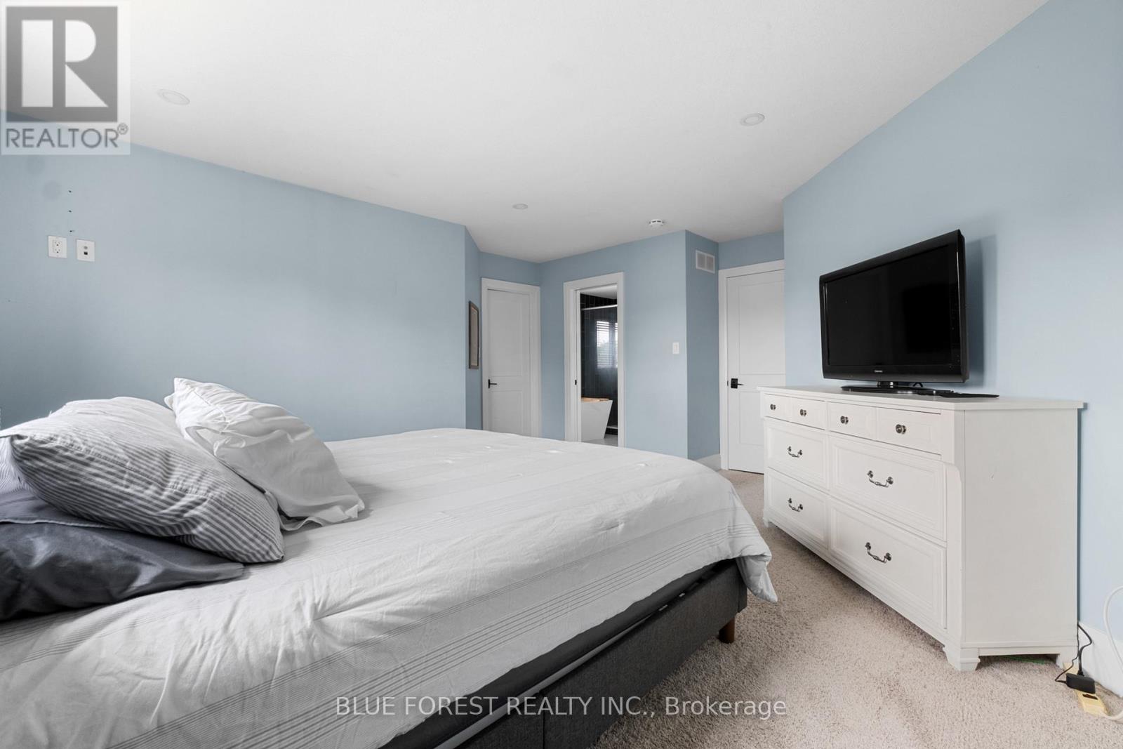 155 Wintermute Court, Central Elgin, Ontario  N0L 1B0 - Photo 23 - X12395660