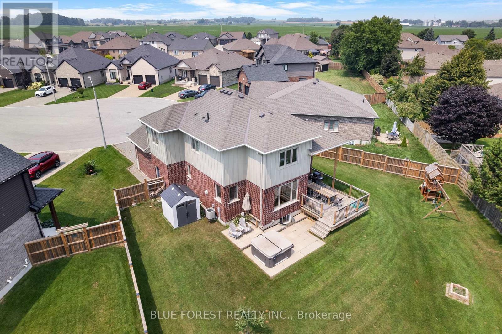 155 Wintermute Court, Central Elgin, Ontario  N0L 1B0 - Photo 37 - X12395660
