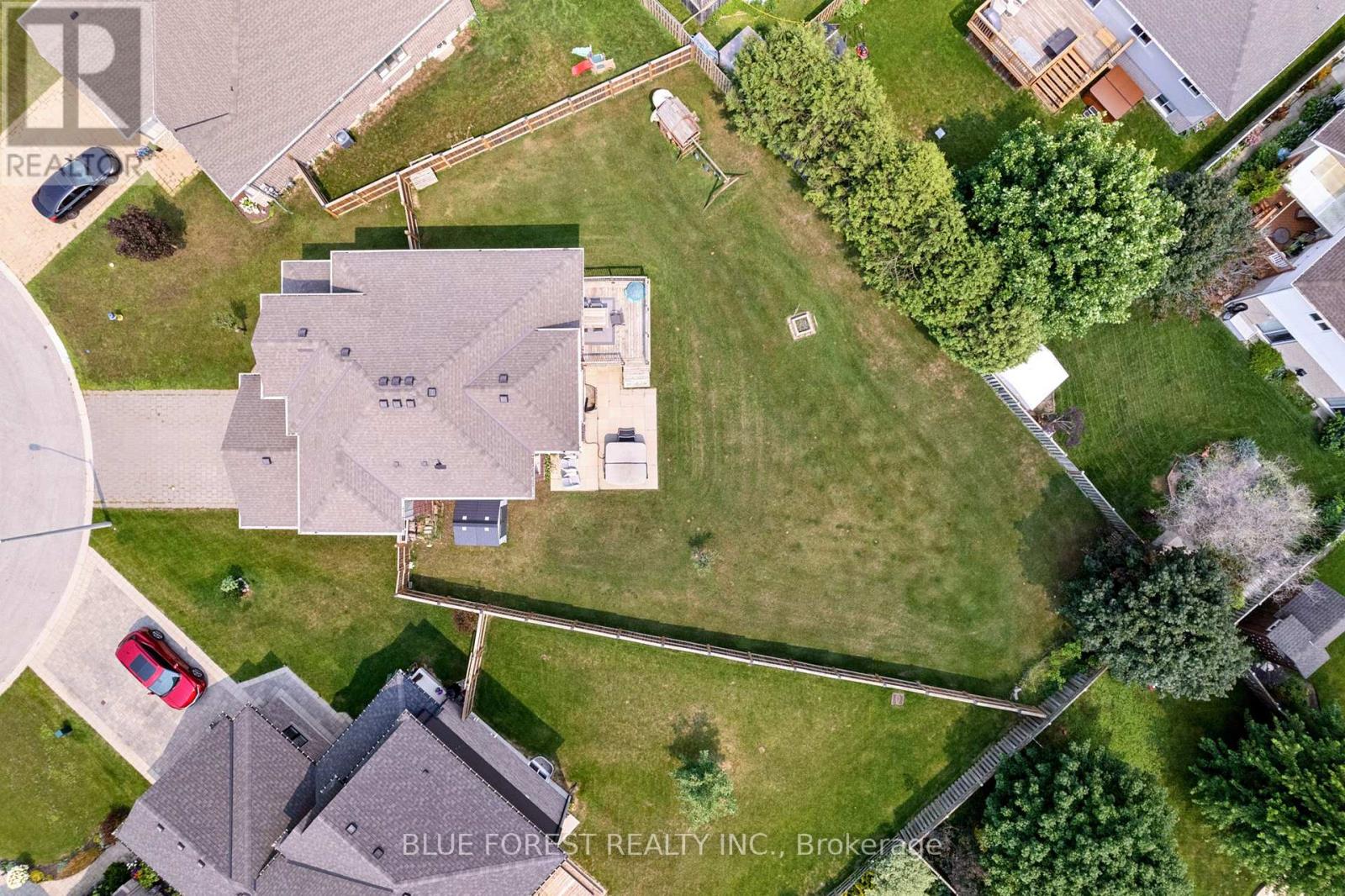 155 Wintermute Court, Central Elgin, Ontario  N0L 1B0 - Photo 38 - X12395660