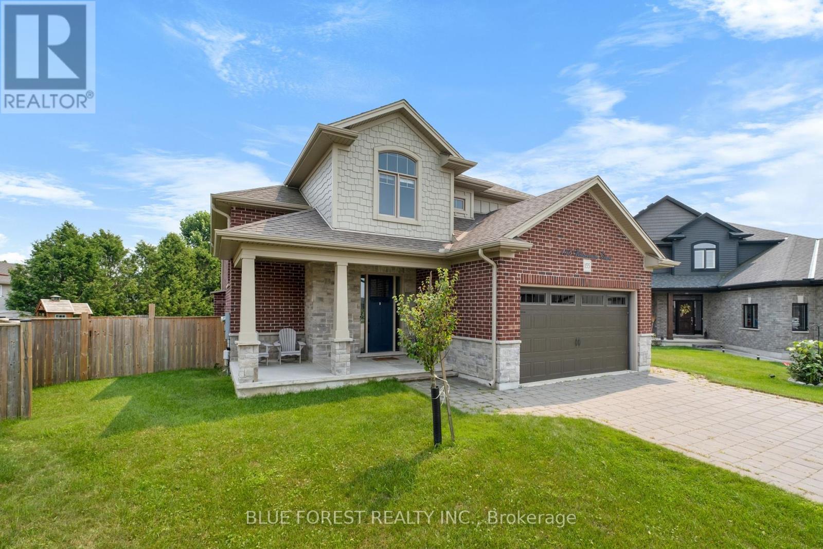 155 Wintermute Court, Central Elgin, Ontario  N0L 1B0 - Photo 4 - X12395660
