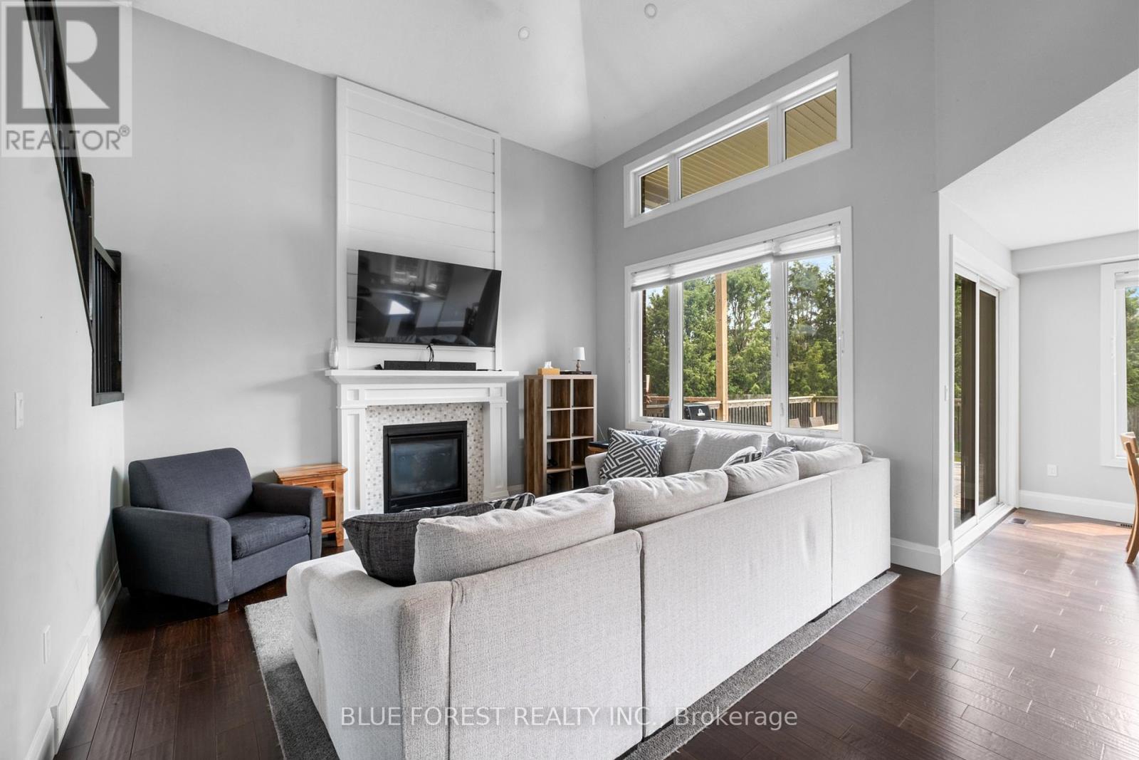 155 Wintermute Court, Central Elgin, Ontario  N0L 1B0 - Photo 6 - X12395660