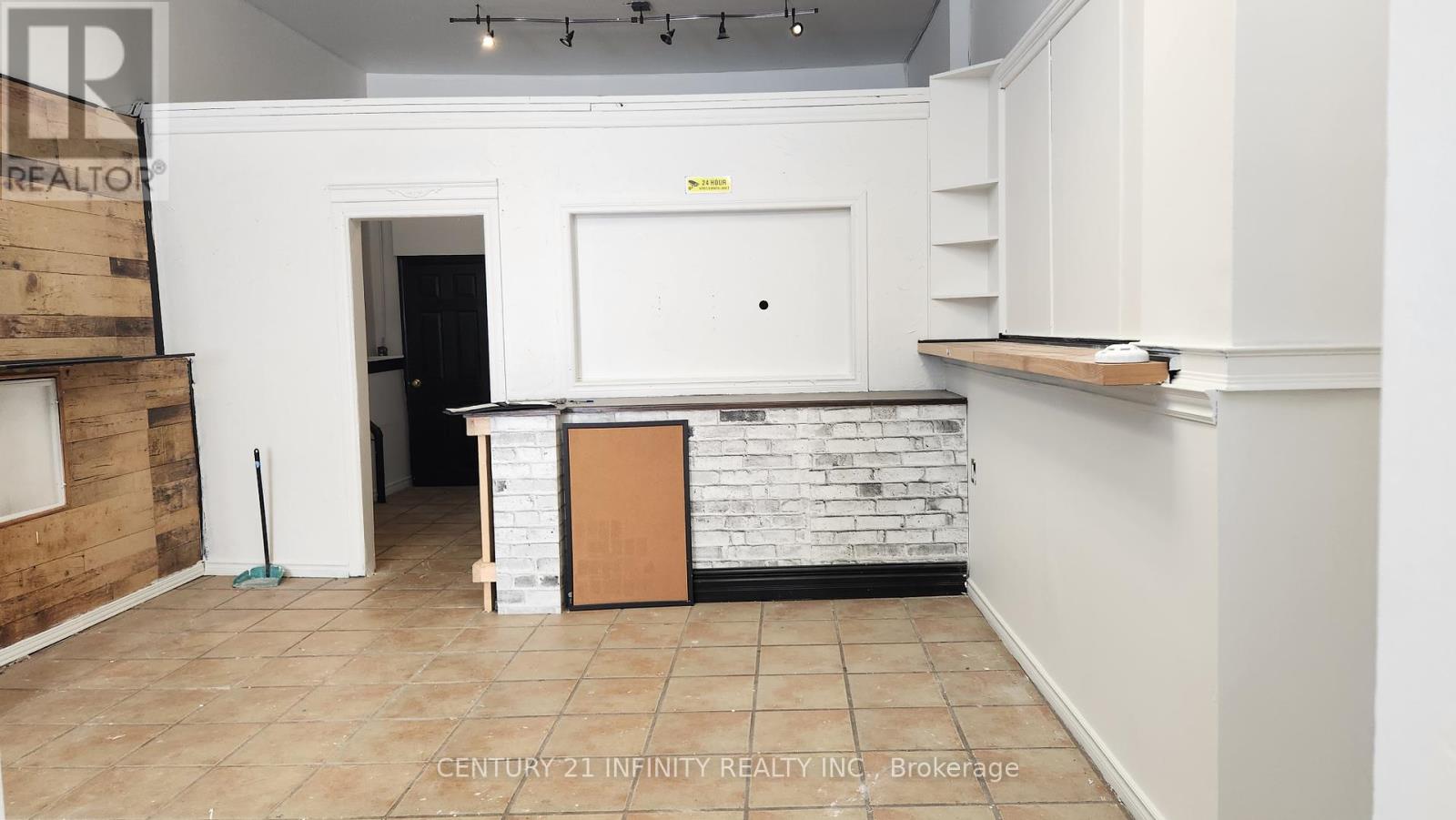 142 Simcoe Street S, Oshawa, Ontario  L1H 4G9 - Photo 2 - E12395682
