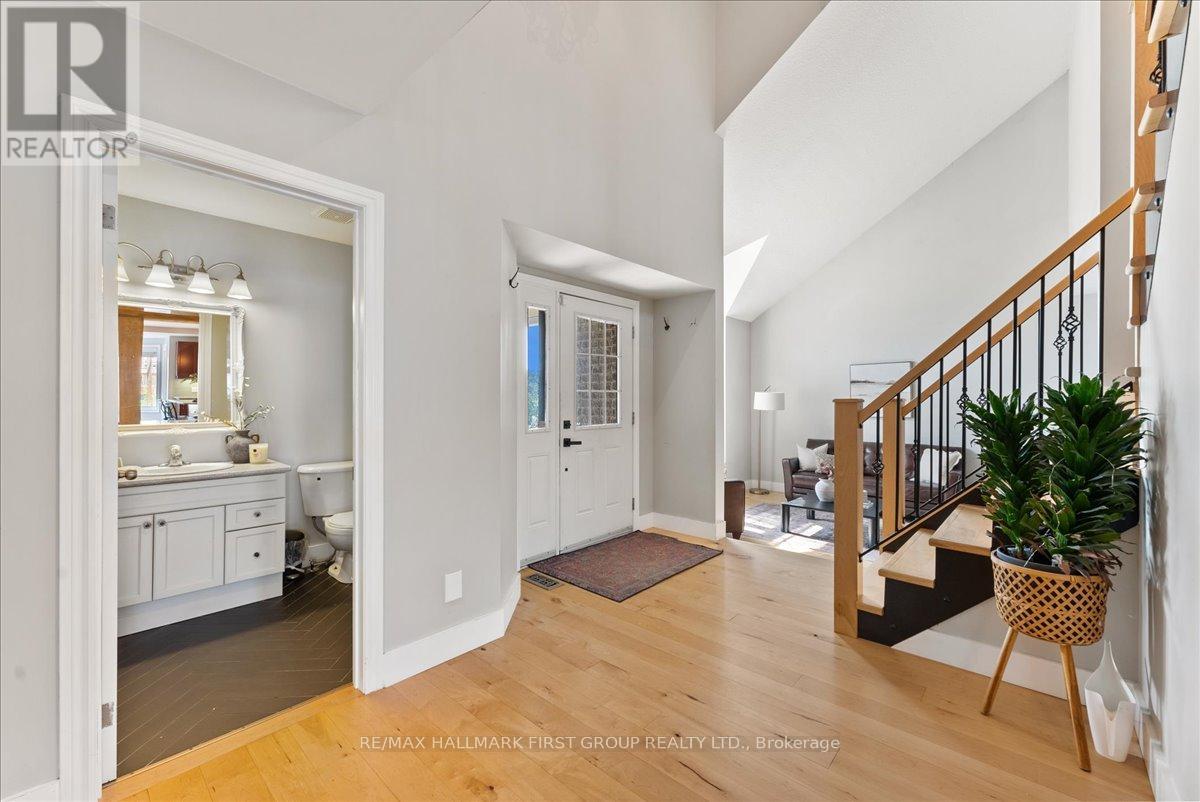 73 Springdale Drive, Kawartha Lakes, Ontario  K9V 0J4 - Photo 5 - X12395657