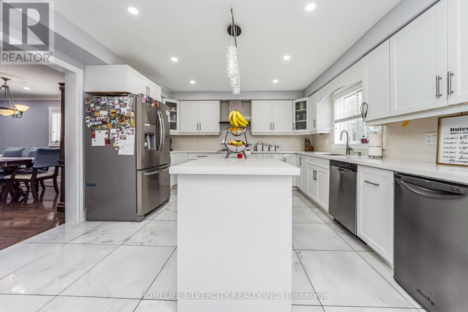17 Siesta Court, Brampton, Ontario  L6R 1P2 - Photo 13 - W12395608