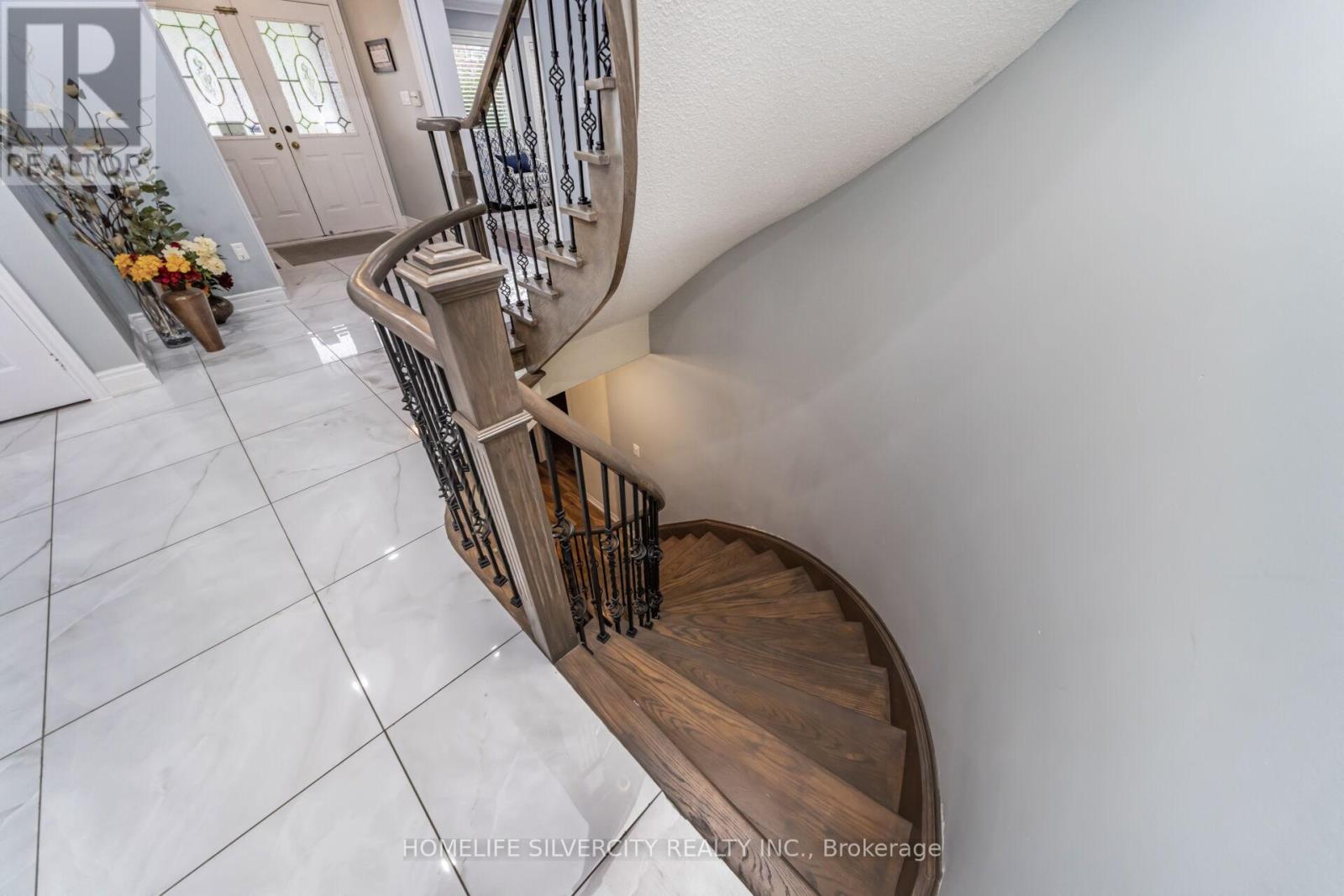 17 Siesta Court, Brampton, Ontario  L6R 1P2 - Photo 36 - W12395608