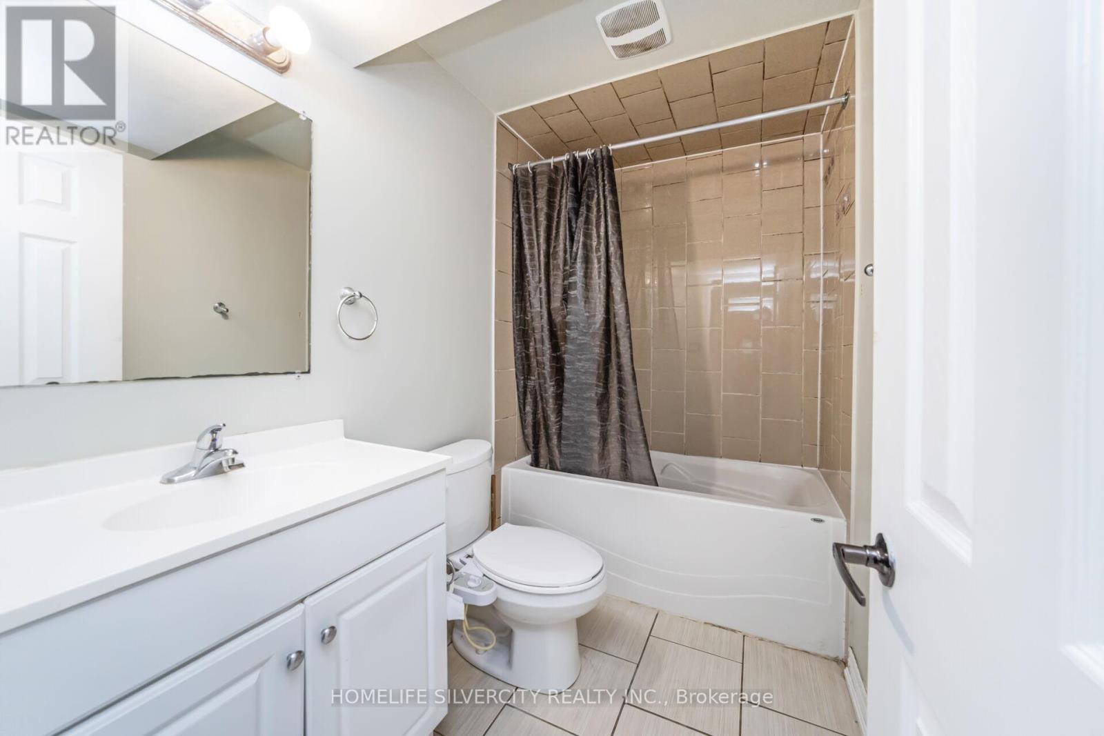 17 Siesta Court, Brampton, Ontario  L6R 1P2 - Photo 43 - W12395608