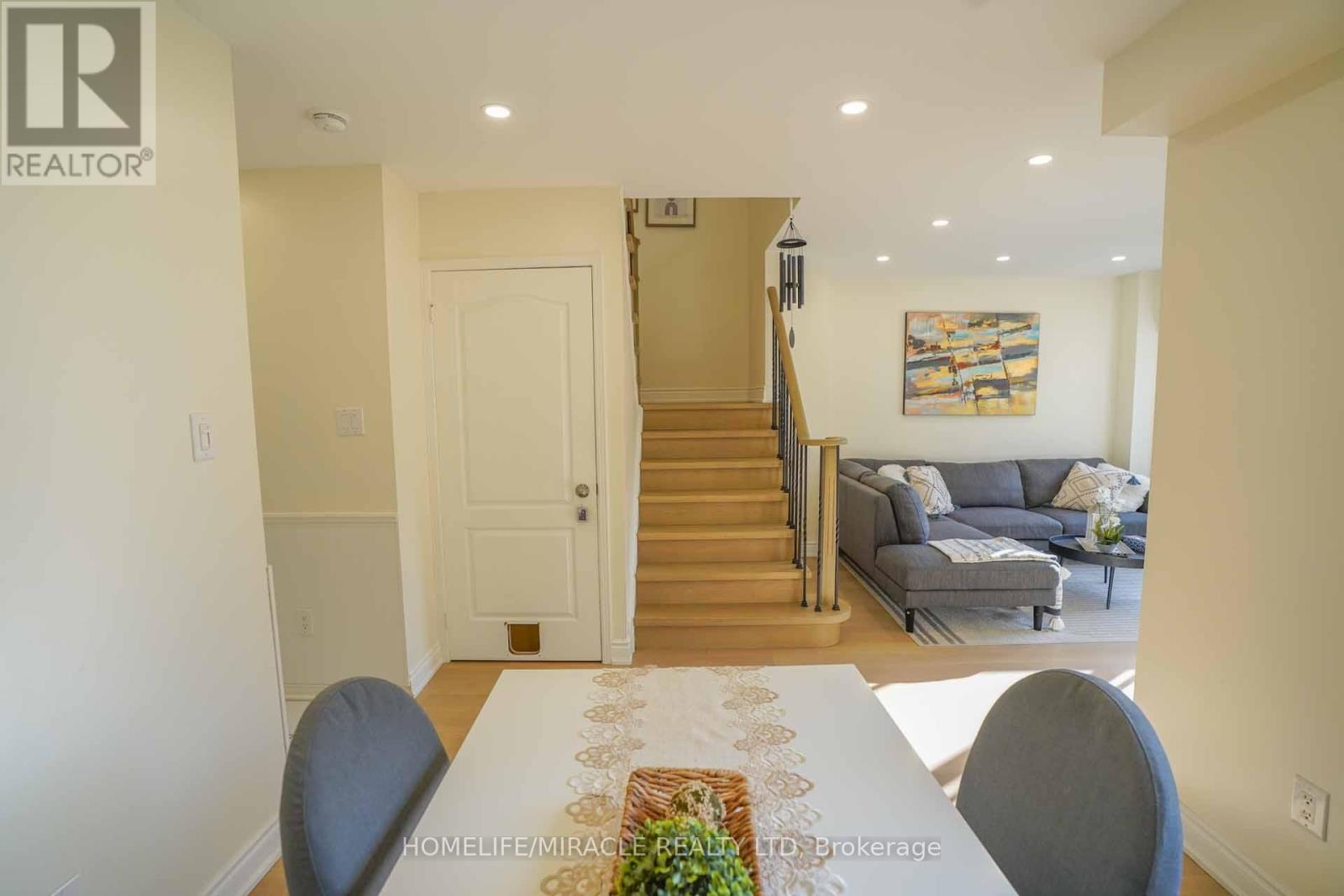 40 Gardenia Way, Caledon, Ontario  L7C 1B2 - Photo 23 - W12395612
