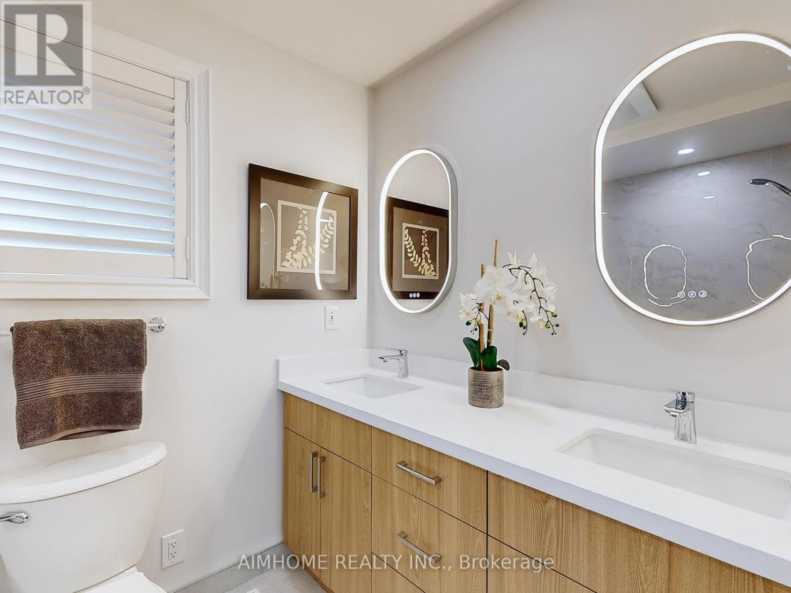 2068 Westmount Drive, Oakville, Ontario  L6M 3P2 - Photo 23 - W12395615