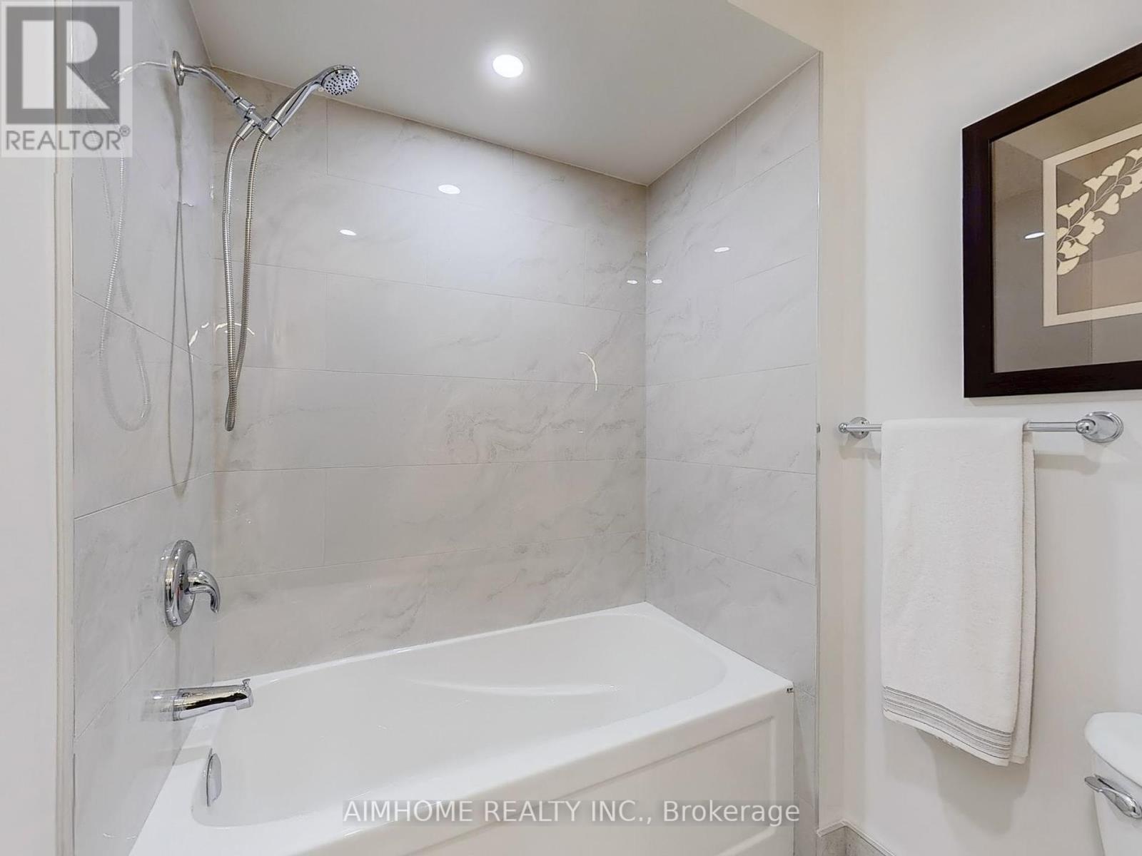 2068 Westmount Drive, Oakville, Ontario  L6M 3P2 - Photo 32 - W12395615