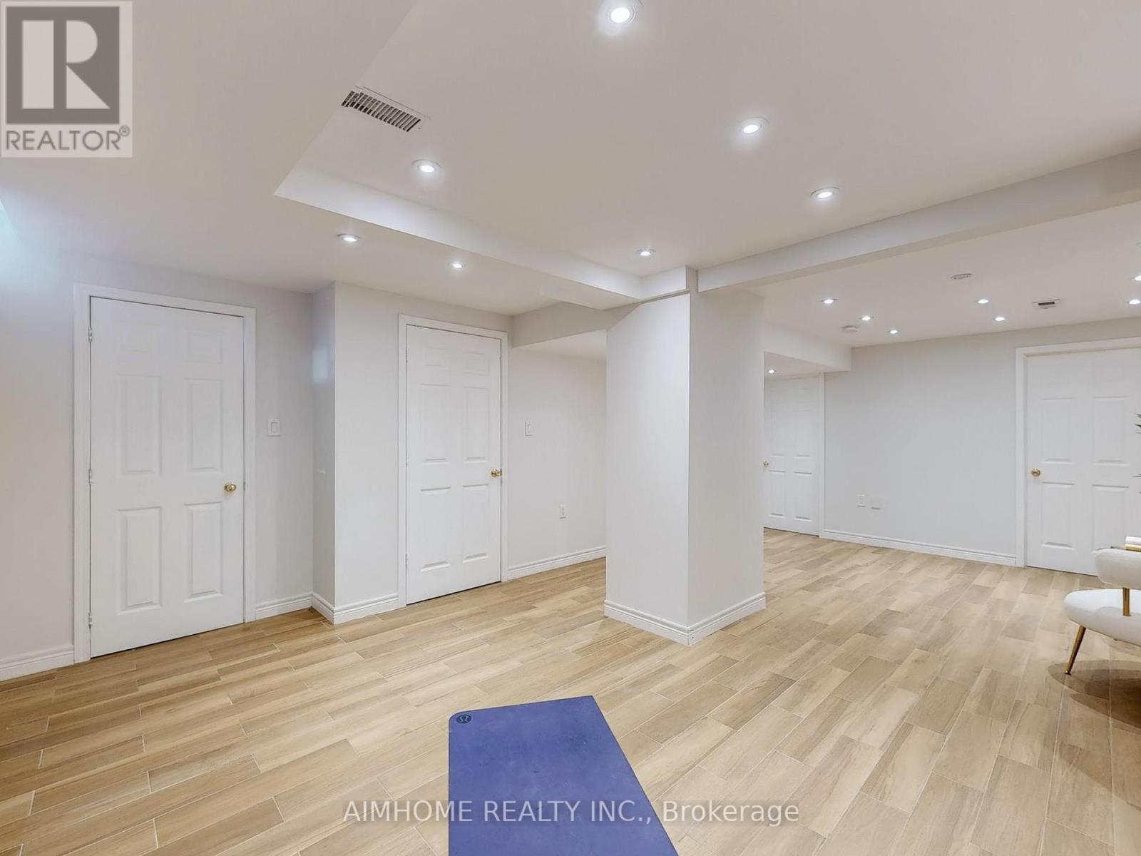 2068 Westmount Drive, Oakville, Ontario  L6M 3P2 - Photo 39 - W12395615