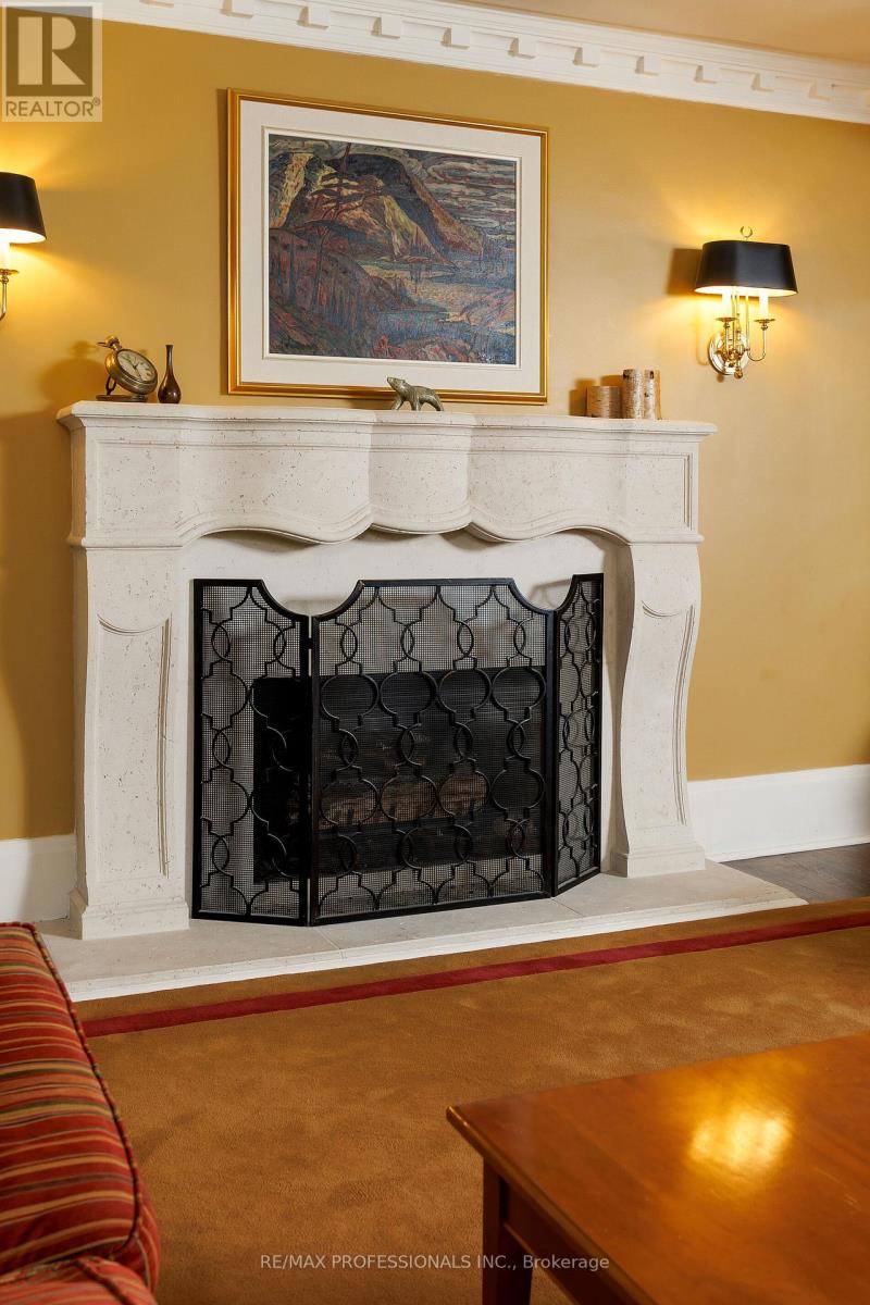 16 Kingsway Crescent, Toronto (Kingsway South), Ontario  M8X 2P9 - Photo 16 - W12395622