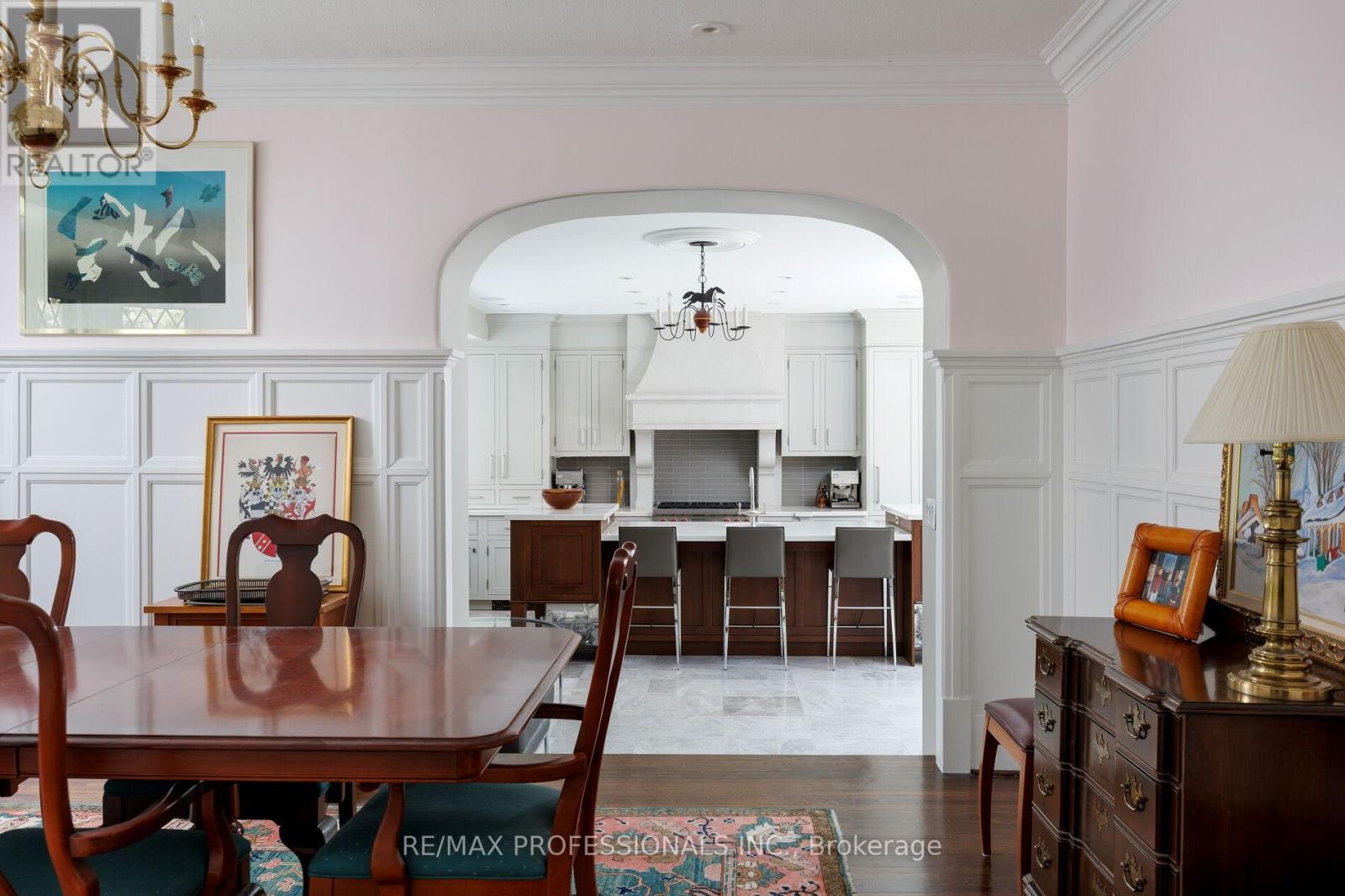 16 Kingsway Crescent, Toronto (Kingsway South), Ontario  M8X 2P9 - Photo 19 - W12395622