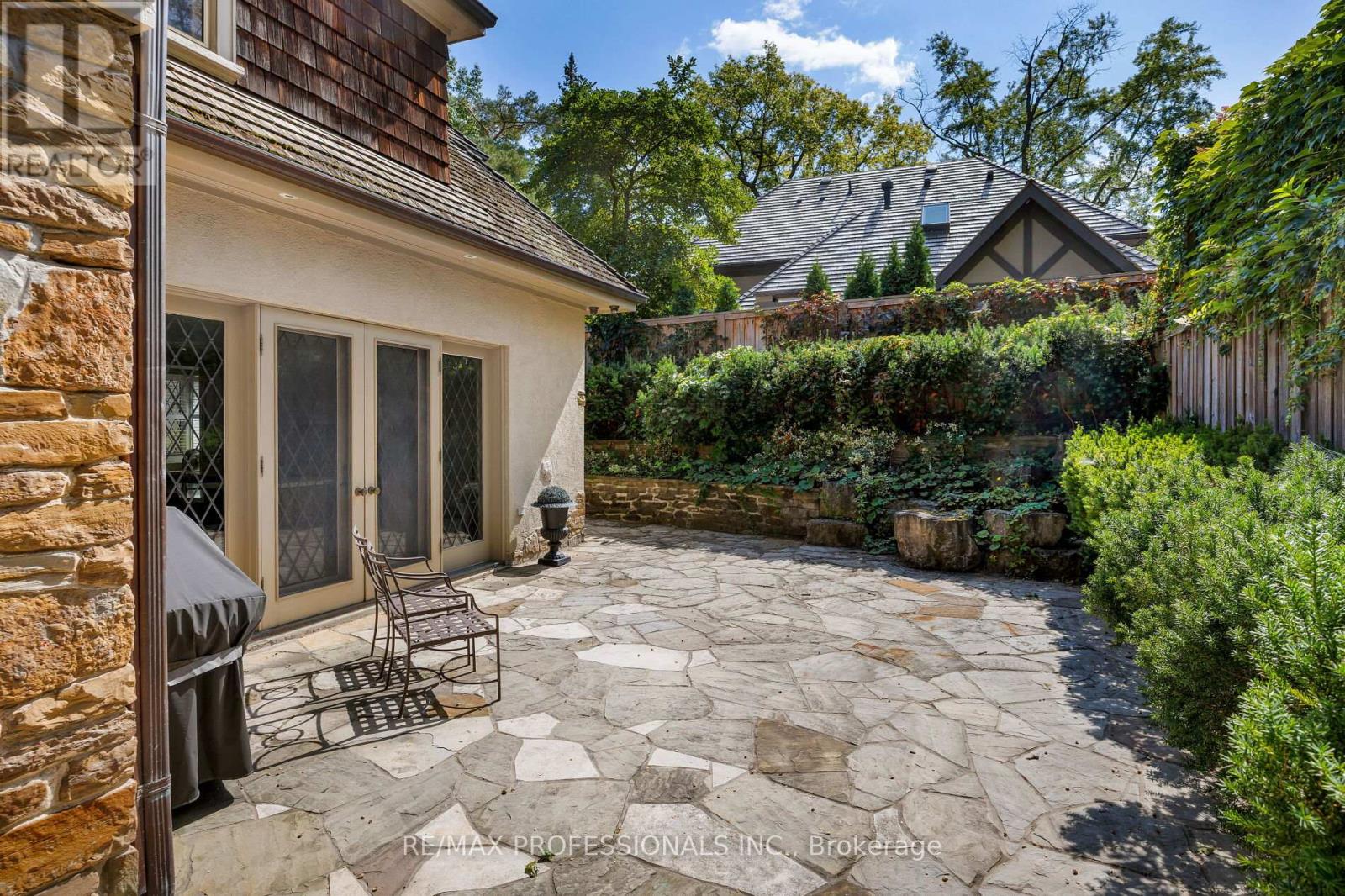 16 Kingsway Crescent, Toronto (Kingsway South), Ontario  M8X 2P9 - Photo 26 - W12395622