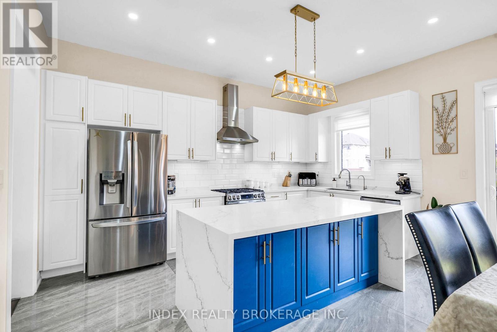 199 Granite Ridge Trail, Hamilton (Waterdown), Ontario  L8B 1Z1 - Photo 17 - X12395609