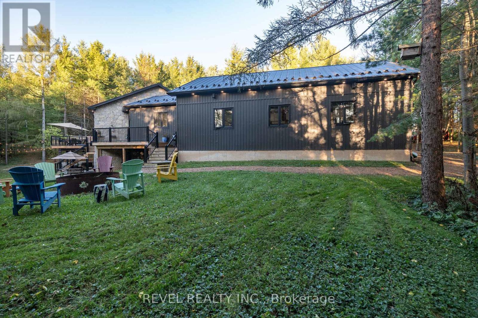 7404 Wellington Road, Mapleton, Ontario  N0G 2K0 - Photo 35 - X12395618